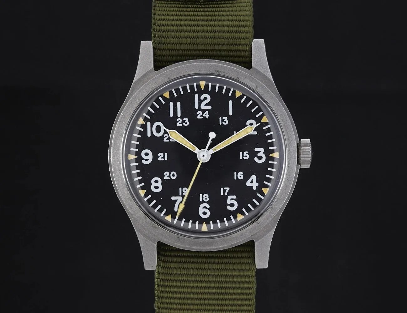 mil w 46374 and gg w 113 watch