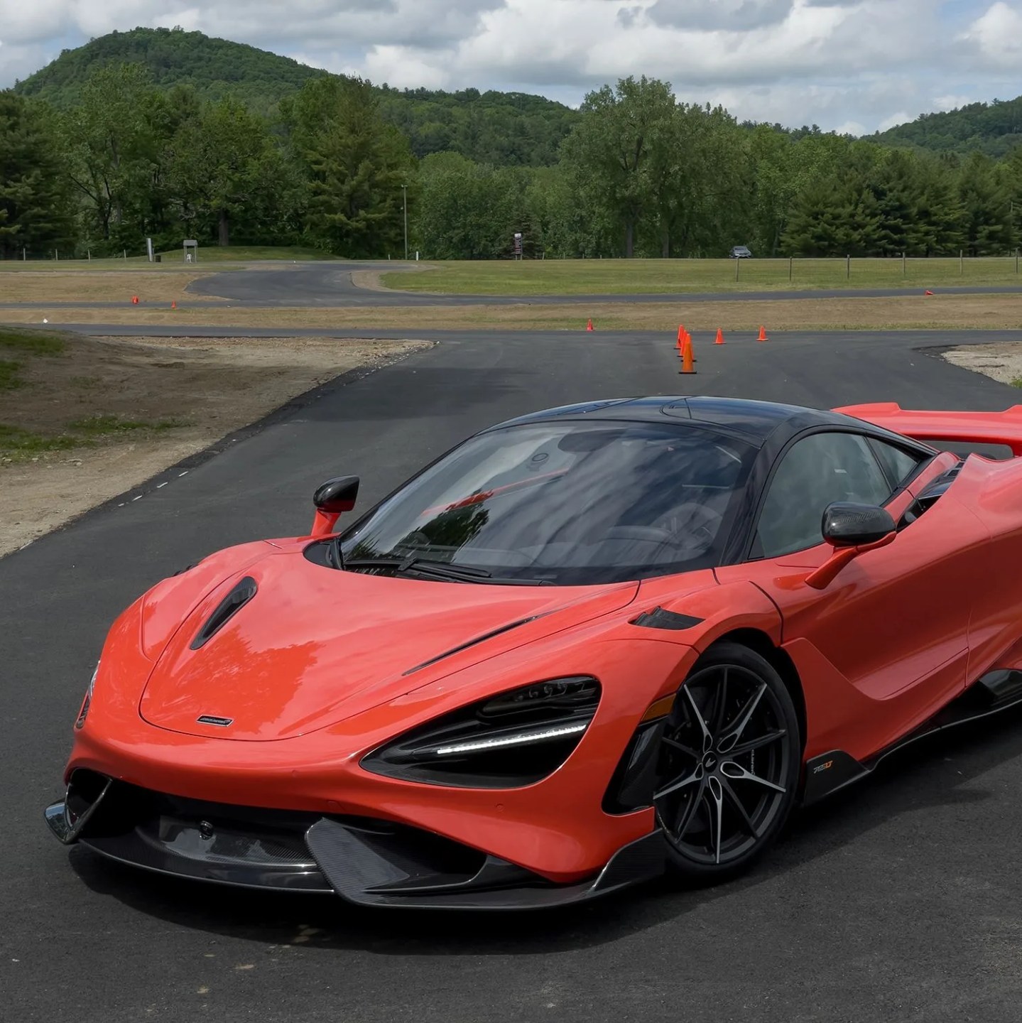 mclaren 765lt orange