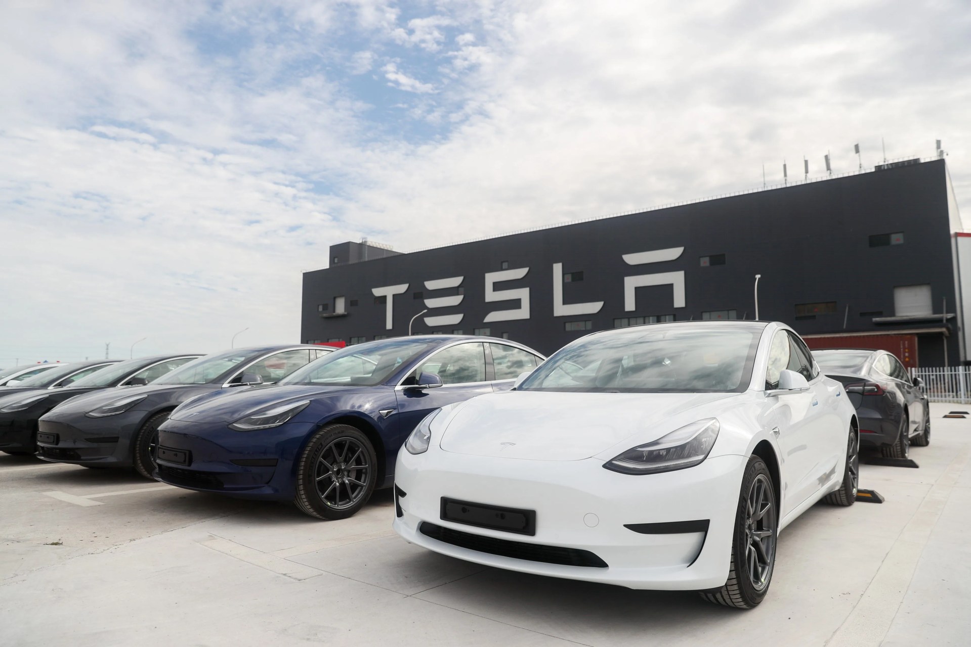 tesla model 3
