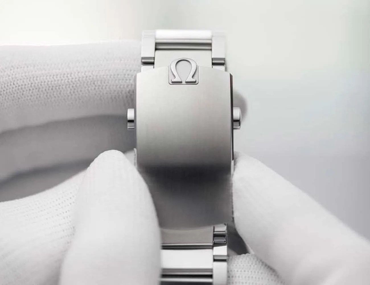 omega clasp