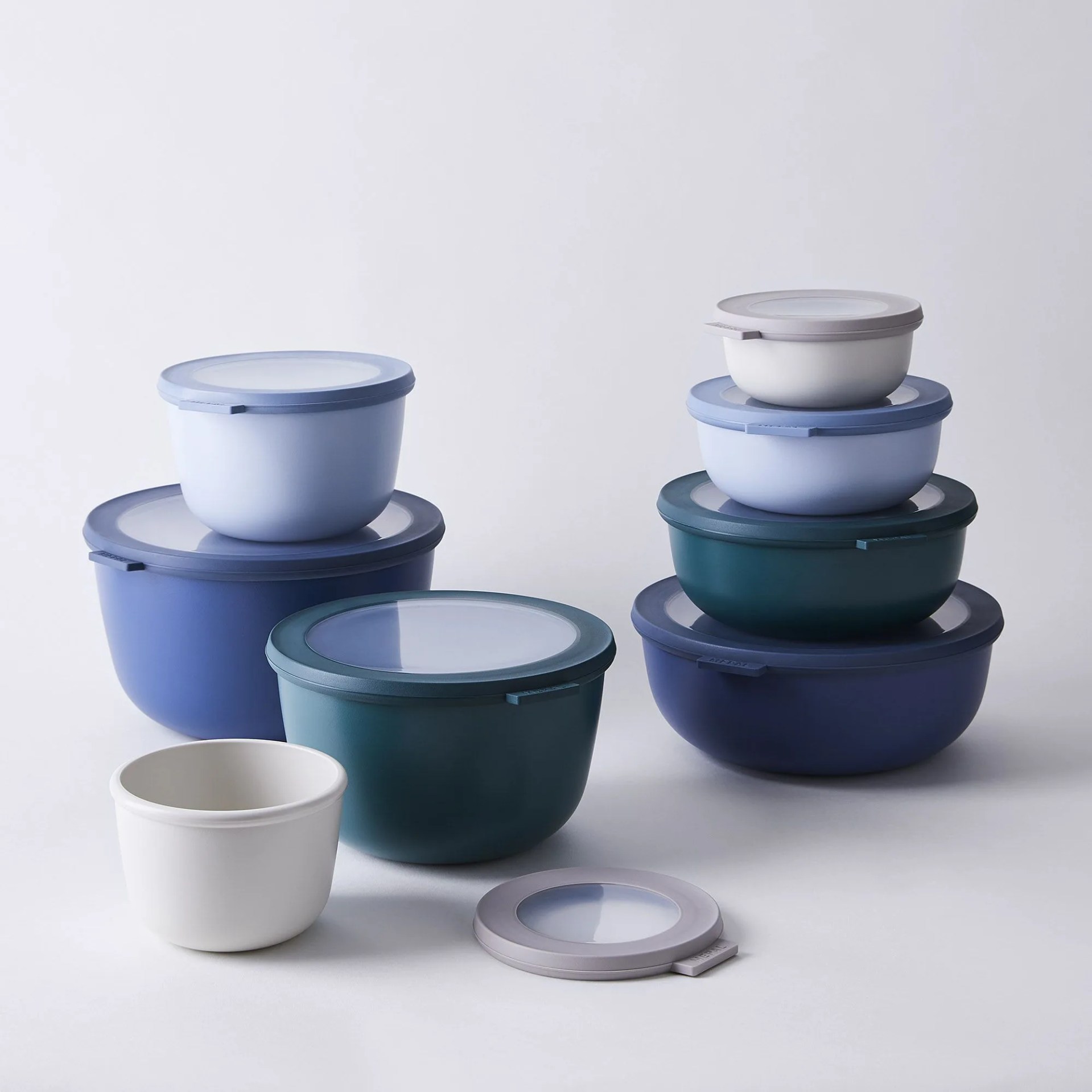 microwavable nested storage bowls