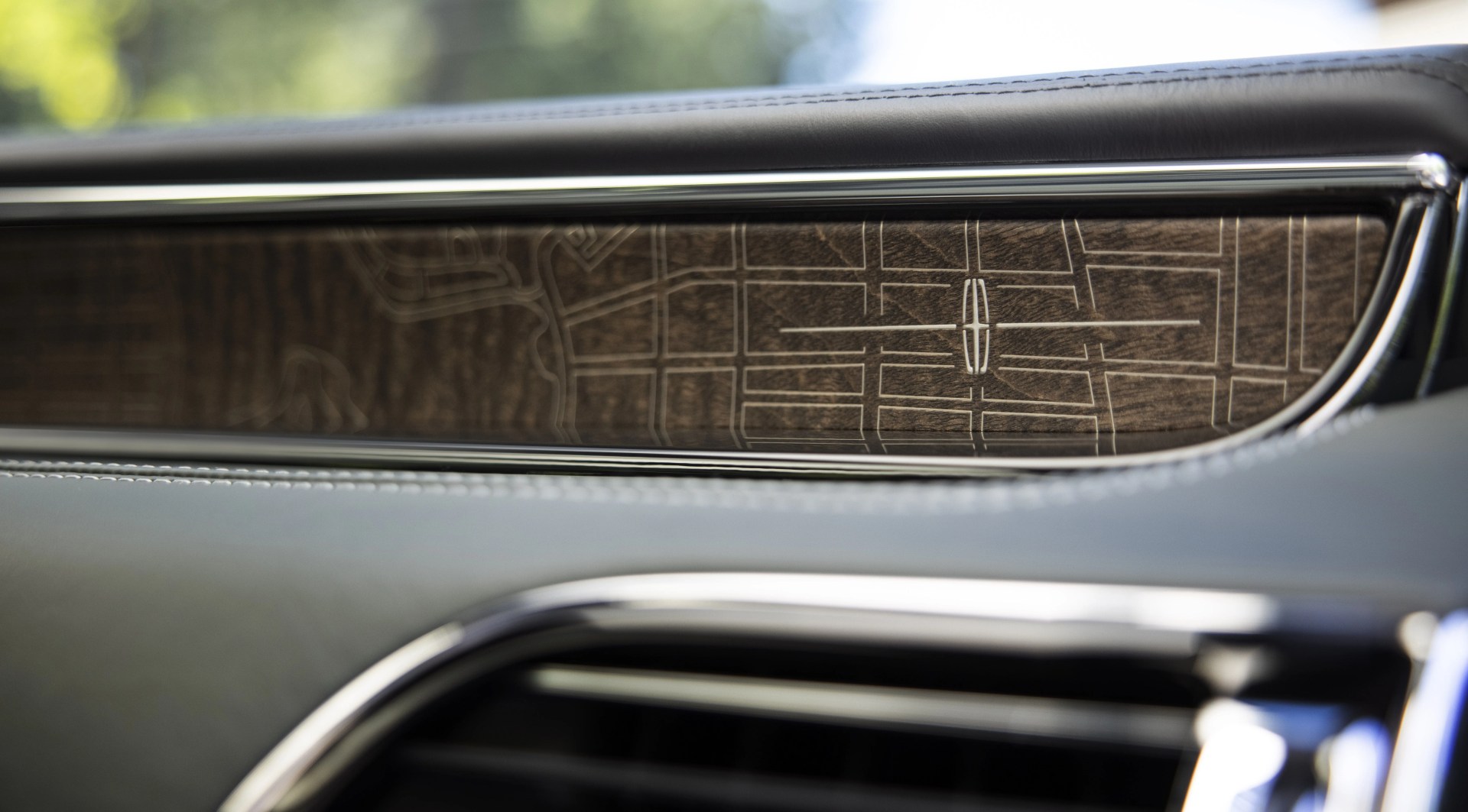 2022 lincoln navigator black label central park interior preproduction model shown with available features available early 2022 available at participating lincoln black label dealers only