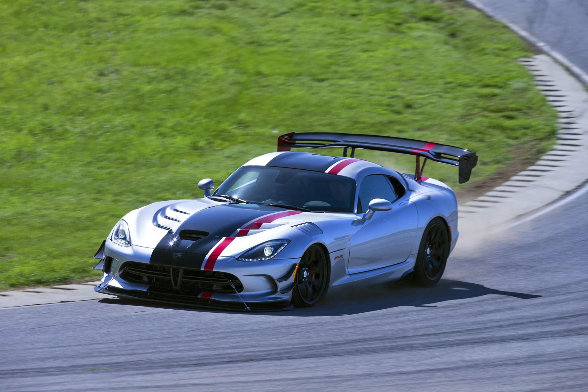 2017 dodge viper acr with extreme aero package