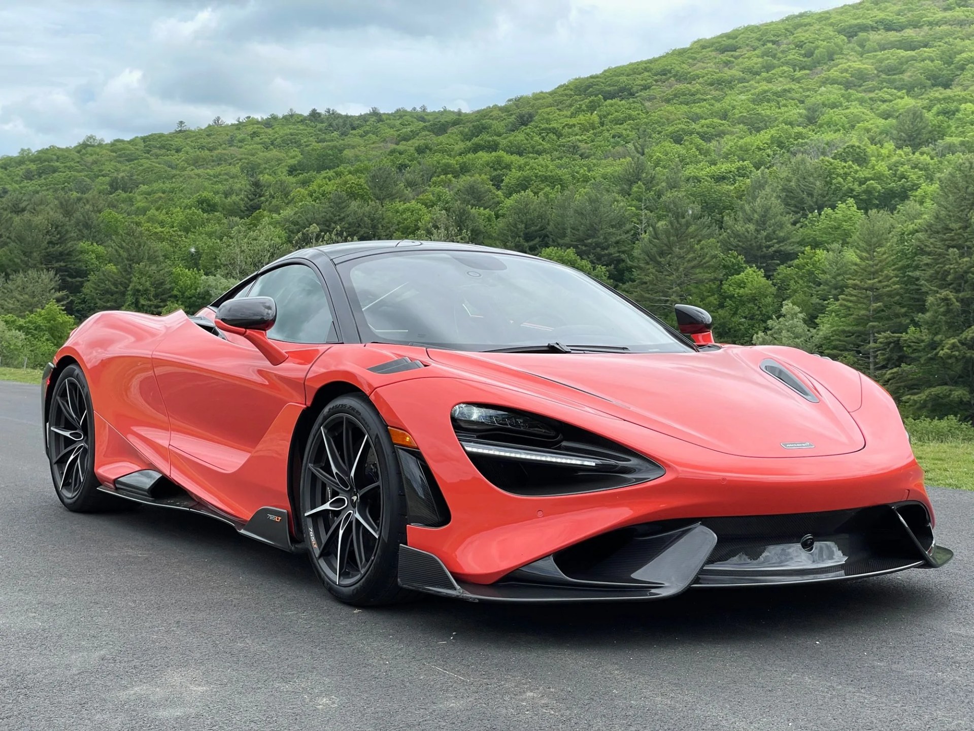 mclaren 765lt orange