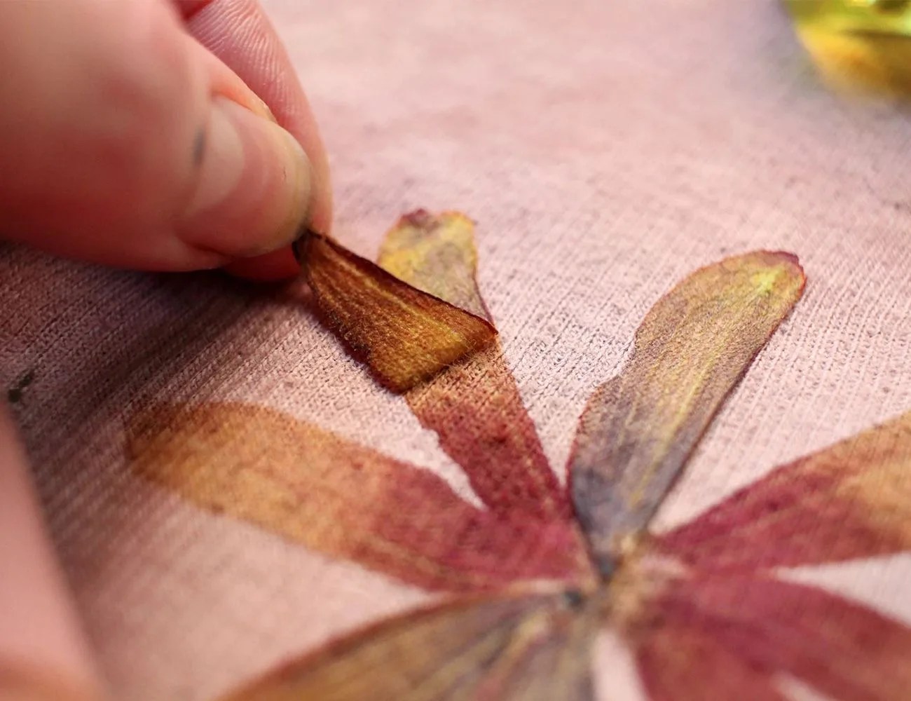dyeing a shirt with flowers