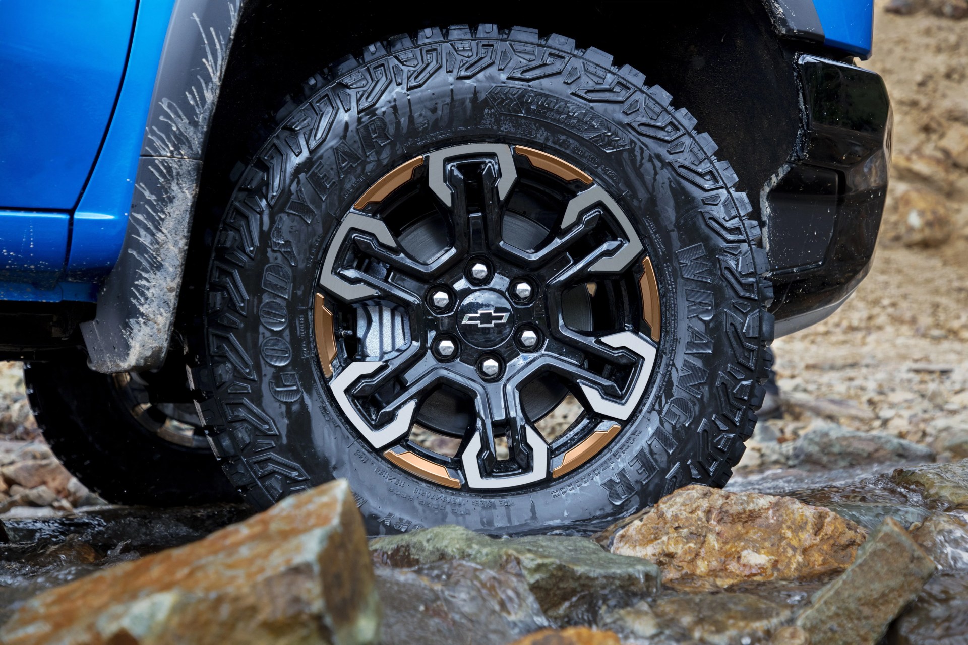the first ever 2022 chevrolet silverado zr2