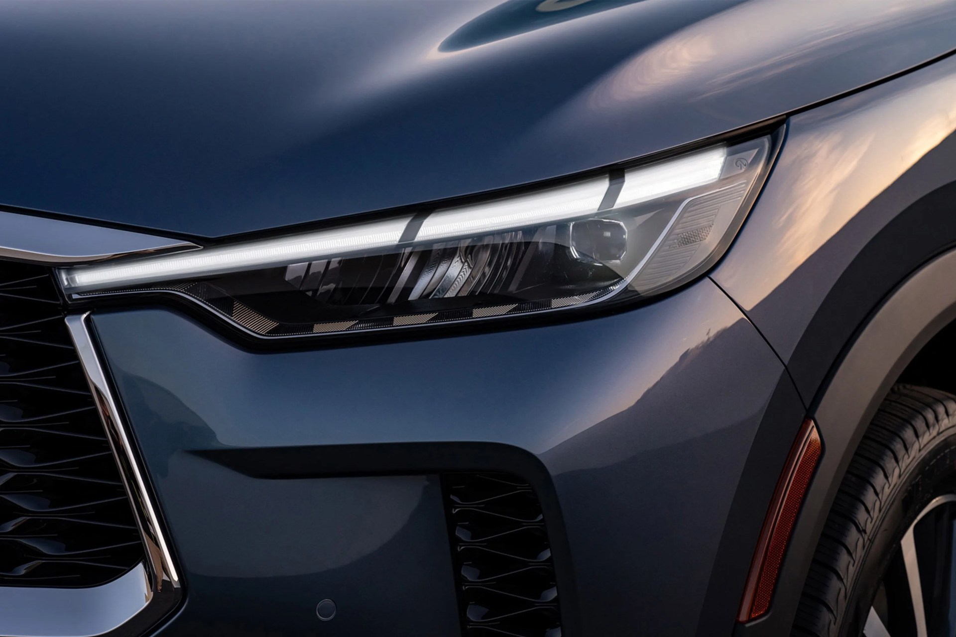 new 2022 infiniti qx60 headlight detail