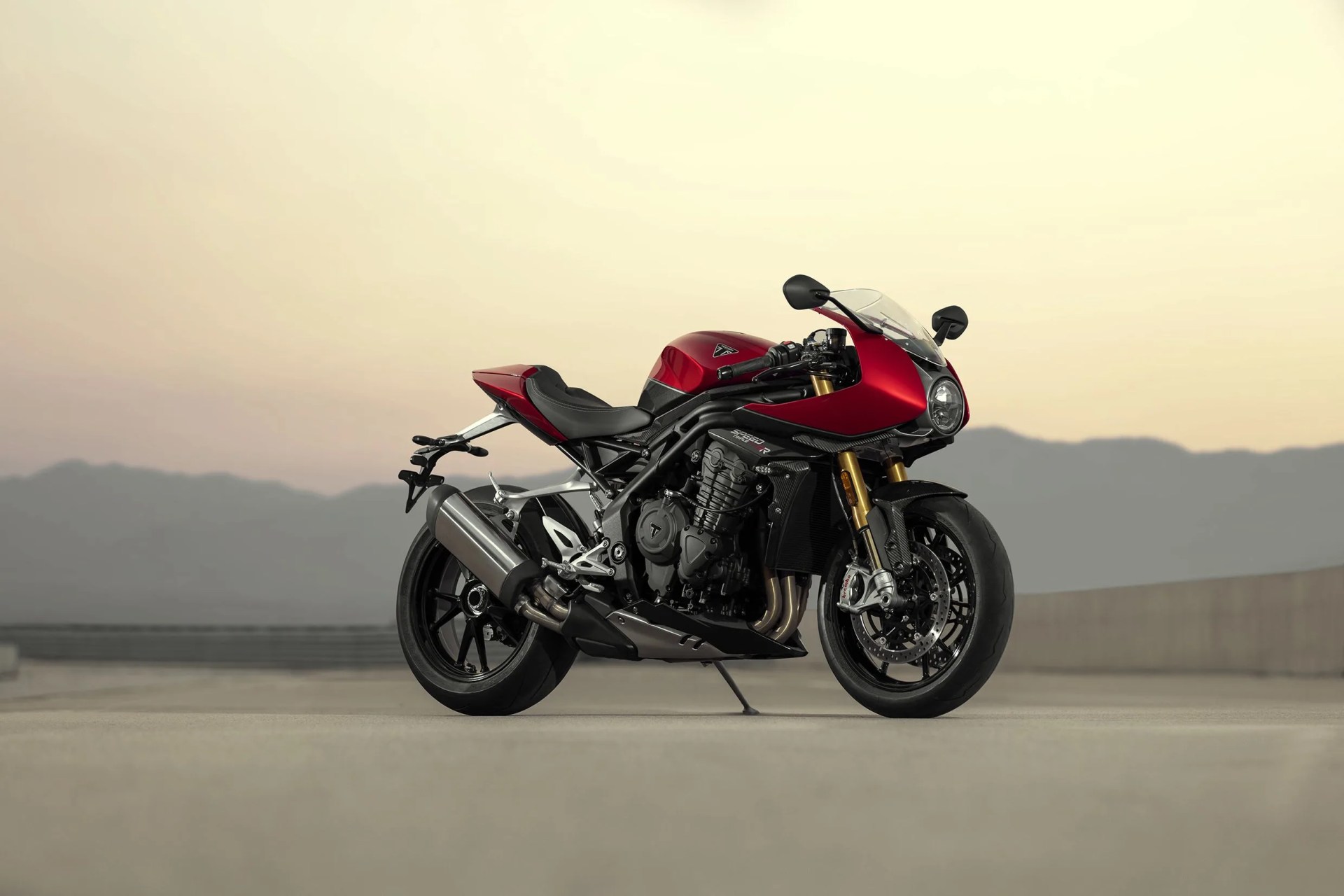 triumph speed tripple 1200 rr