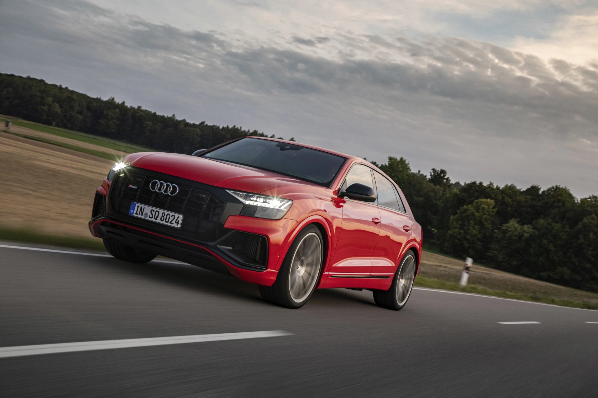 dynamic photo
color misano red