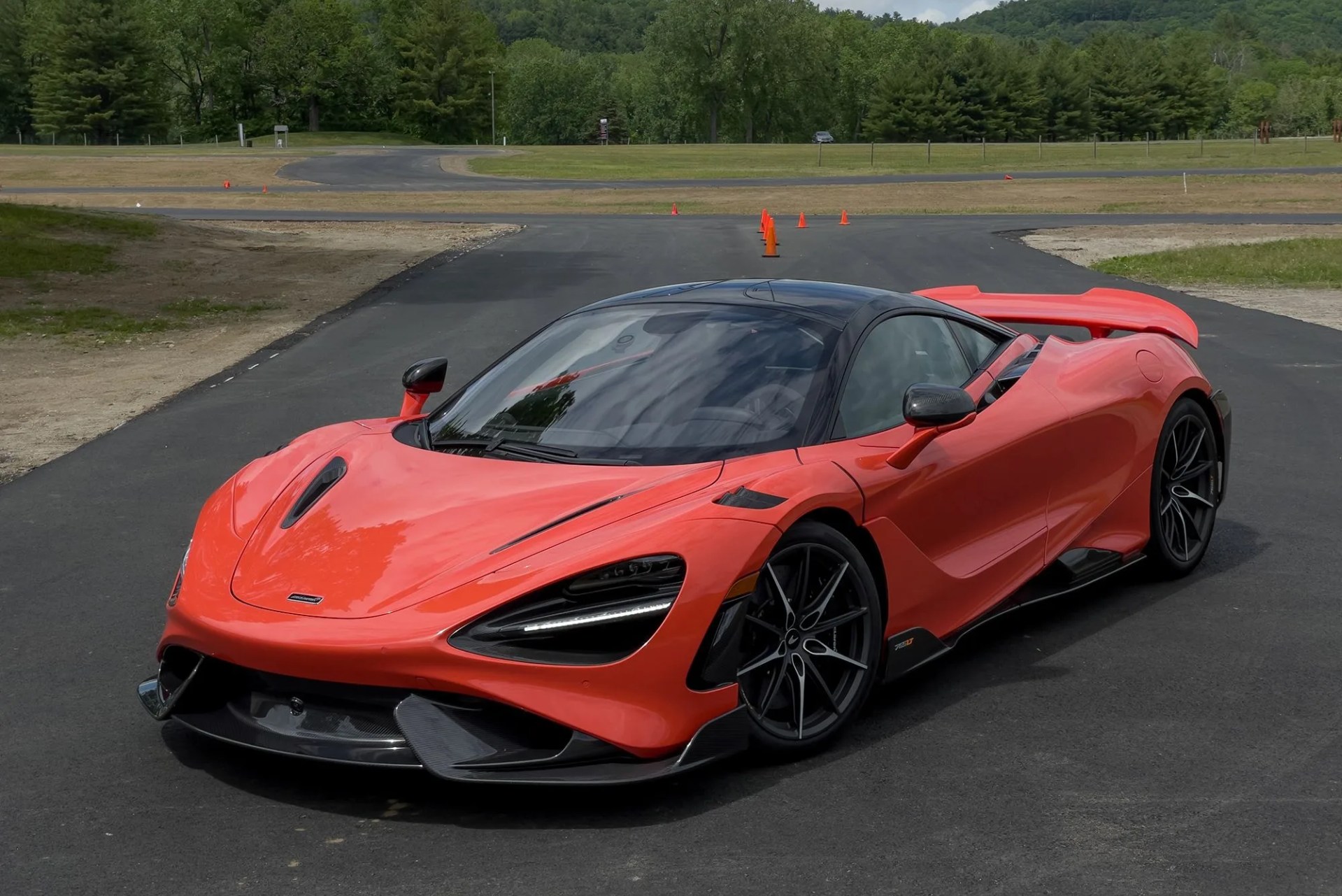 mclaren 765lt orange