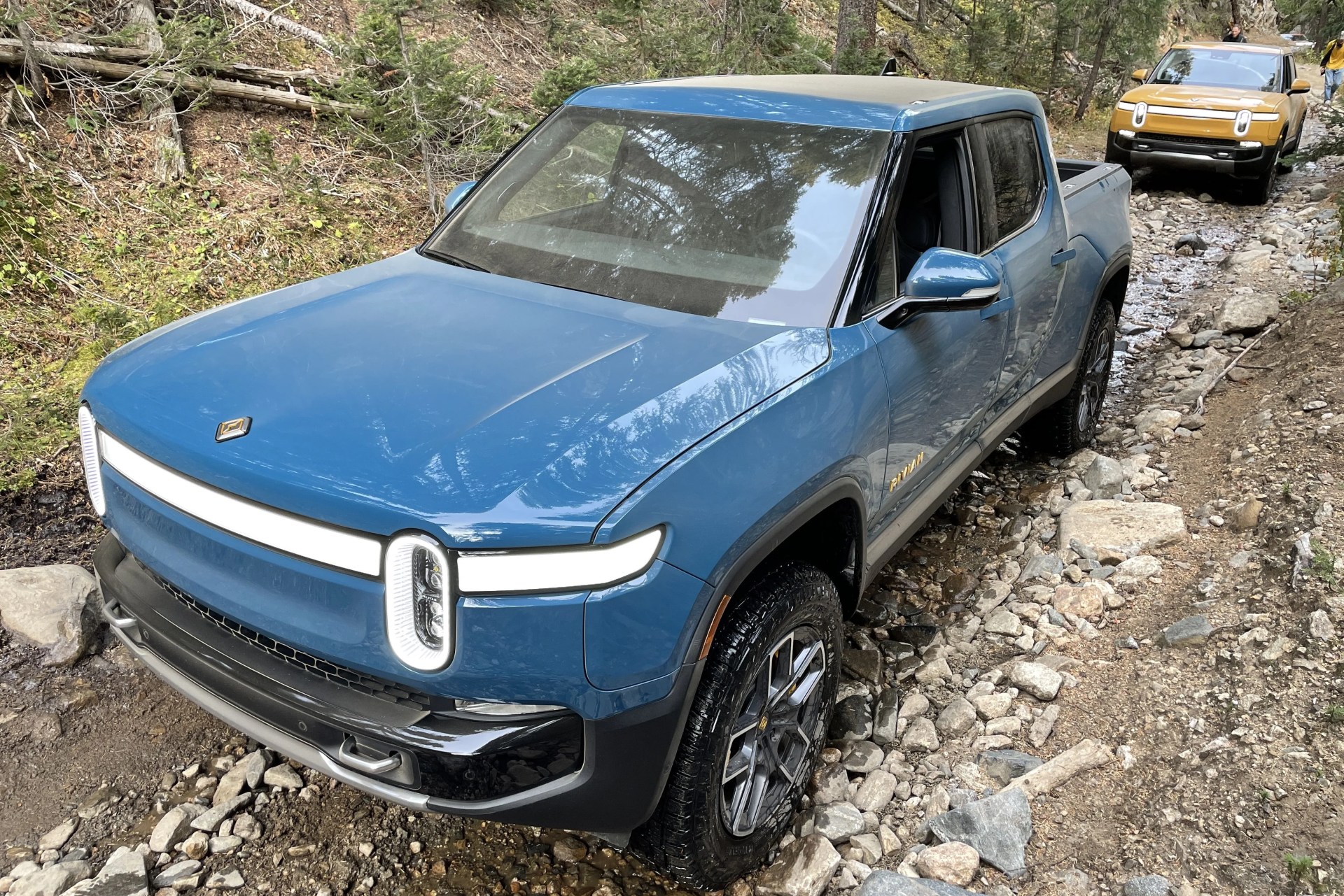 rivian r1t electric pickup truck 2022