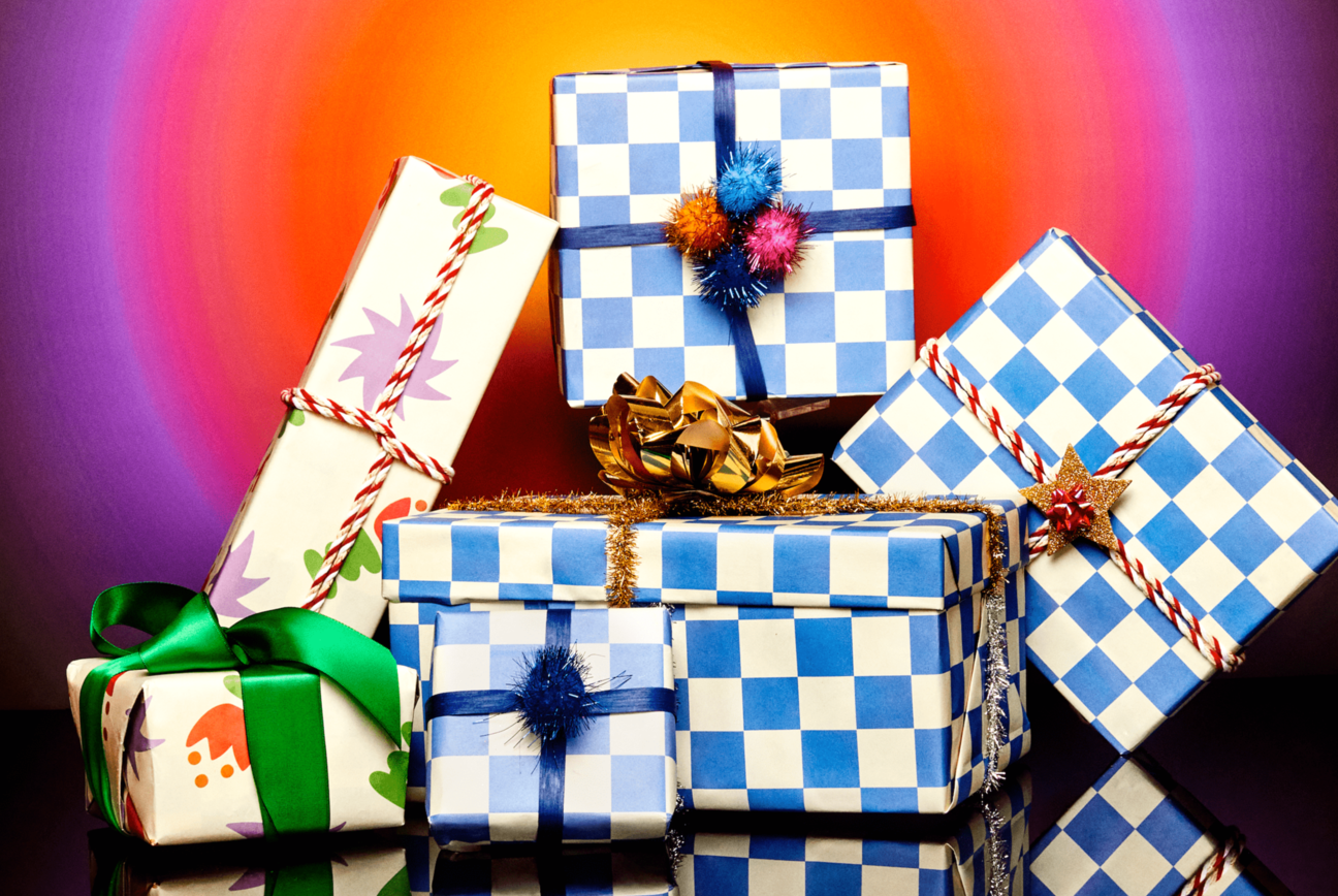 goldune recycled and compostable gift wrap, gift tag and ribbon kit