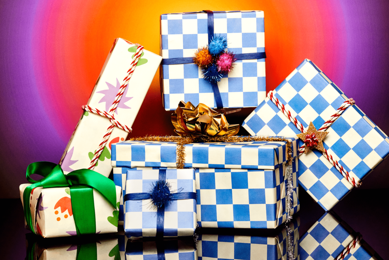 goldune recycled and compostable gift wrap, gift tag and ribbon kit
