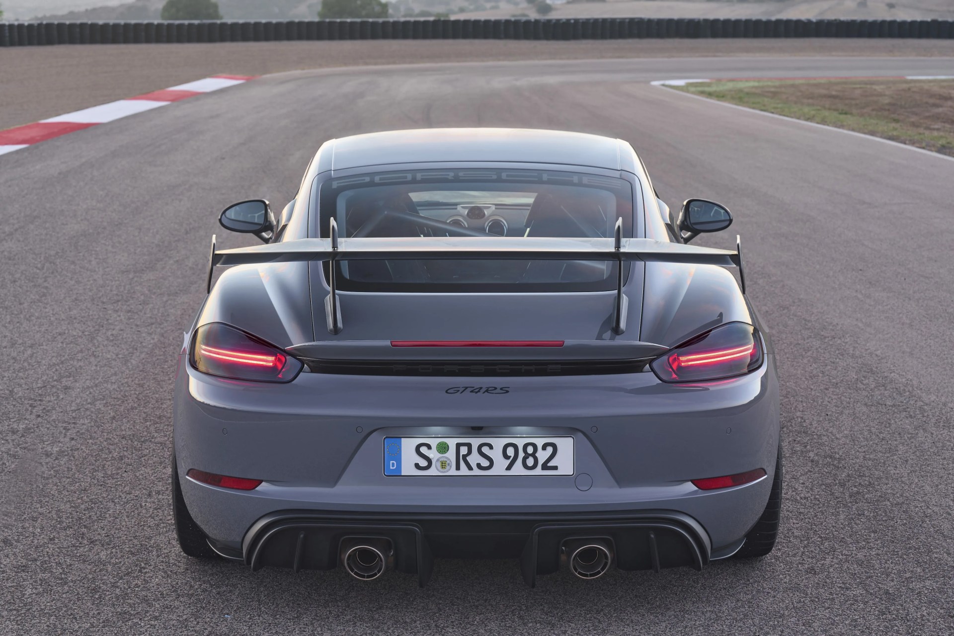 porsche cayman gt4 rs
