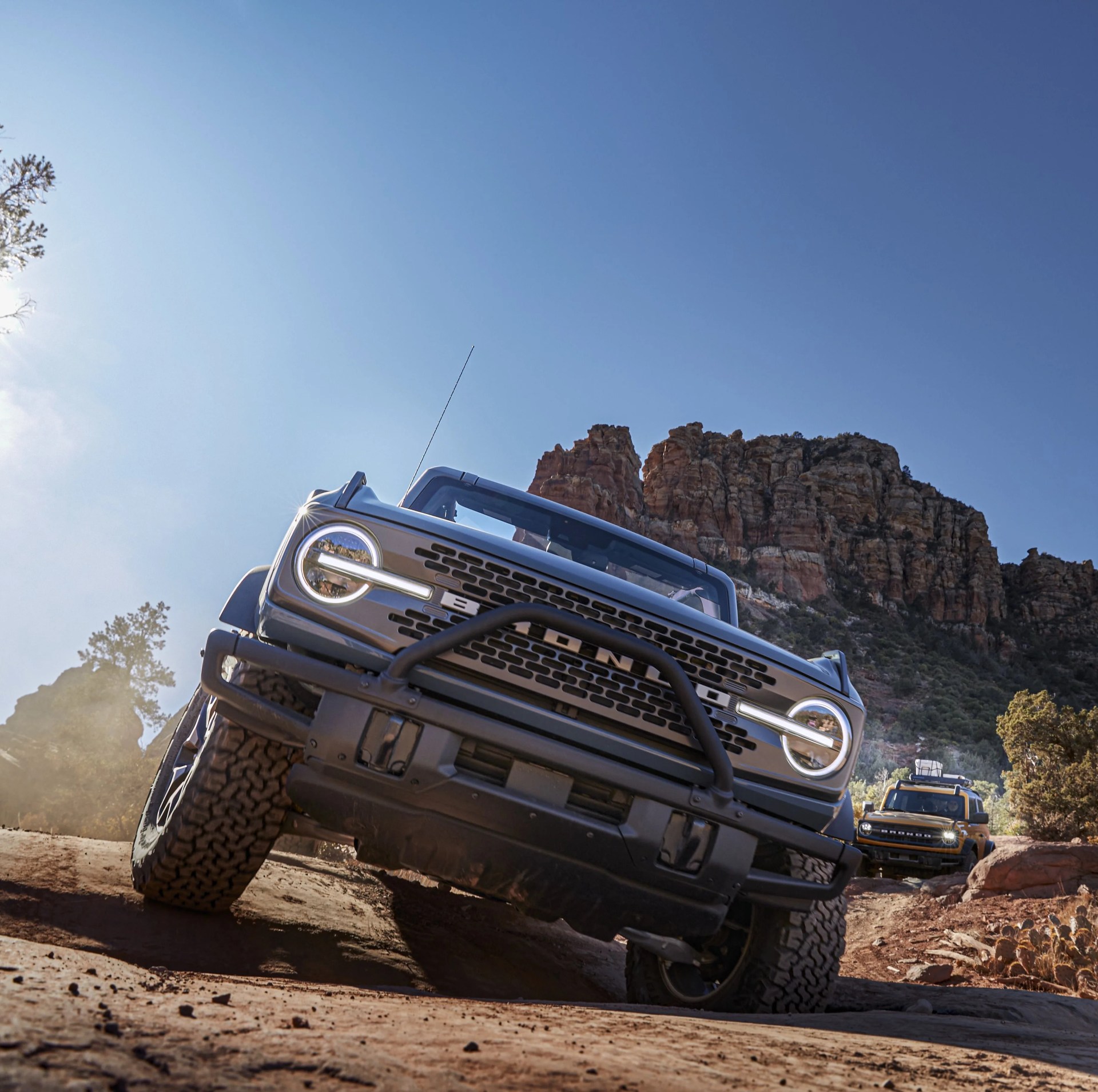 bronco high performance off road stability suspension hoss preproduction image with optional equipment and available ford accessories shown always consult the owner’s manual before off road driving, know your terrain and trail difficulty, and use appropriate safety gear