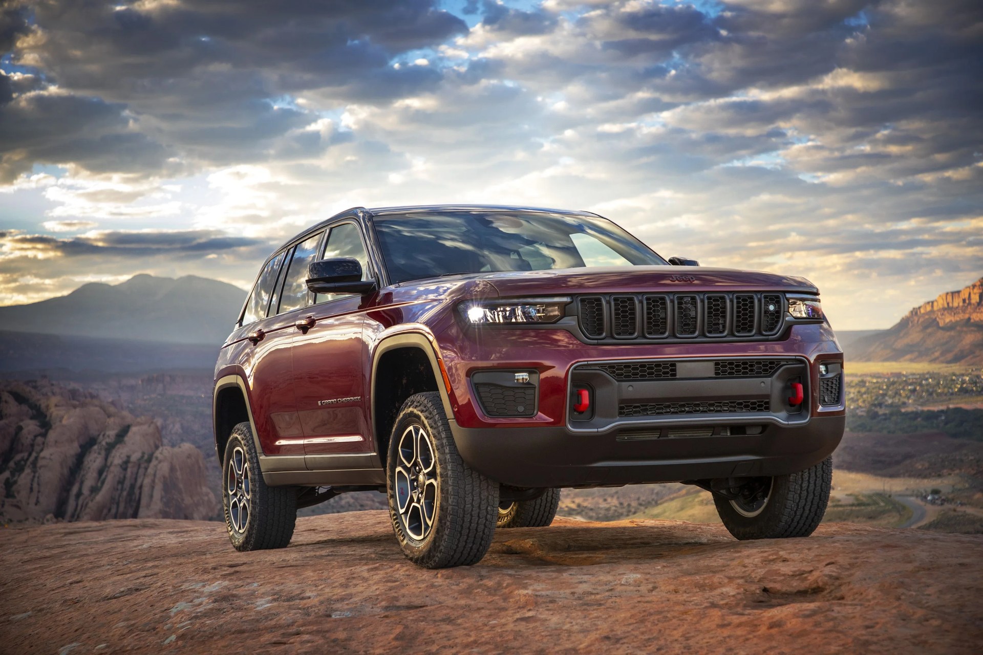 all new 2022 jeep® grand cherokee trailhawk