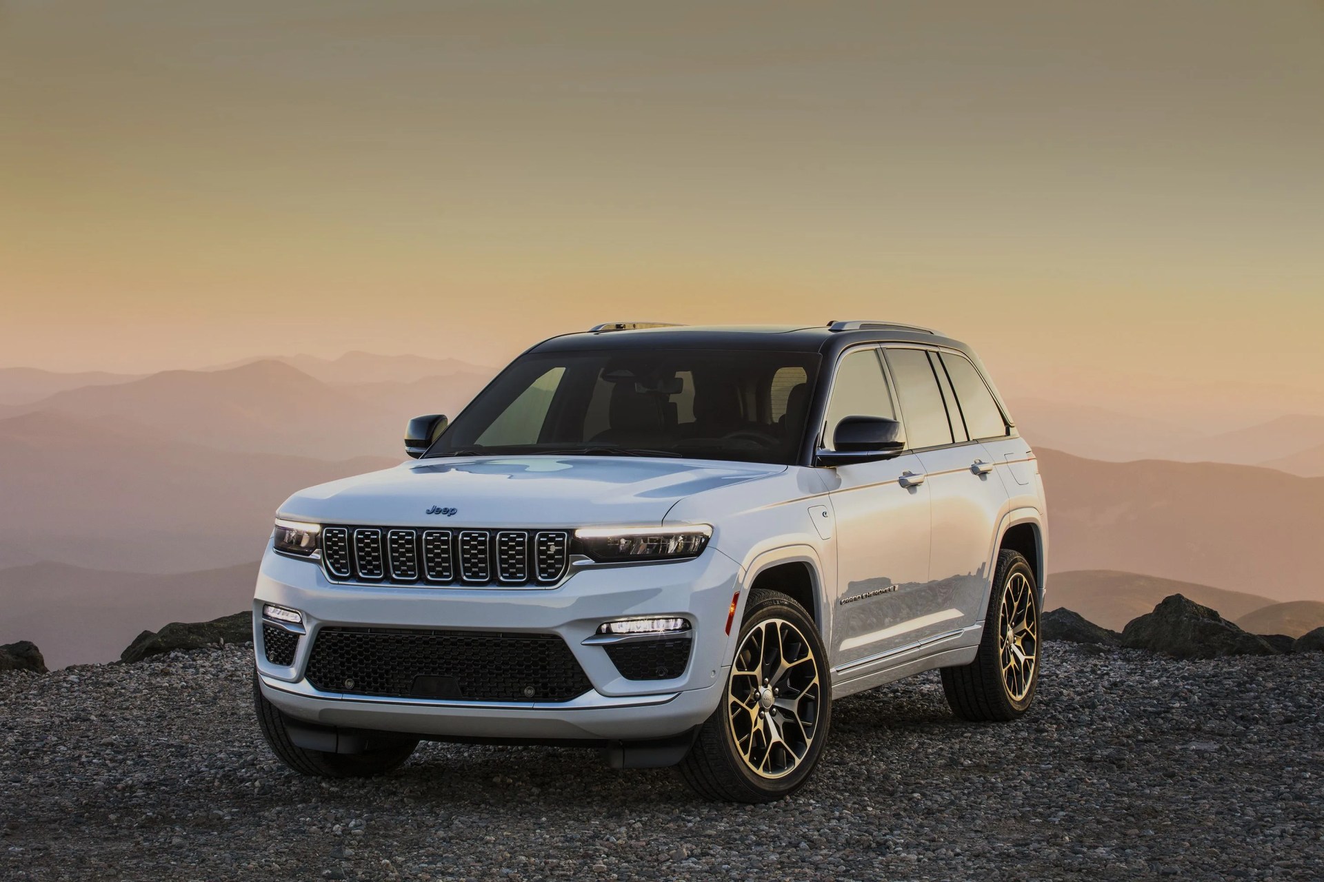 all new 2022 jeep® grand cherokee summit reserve
