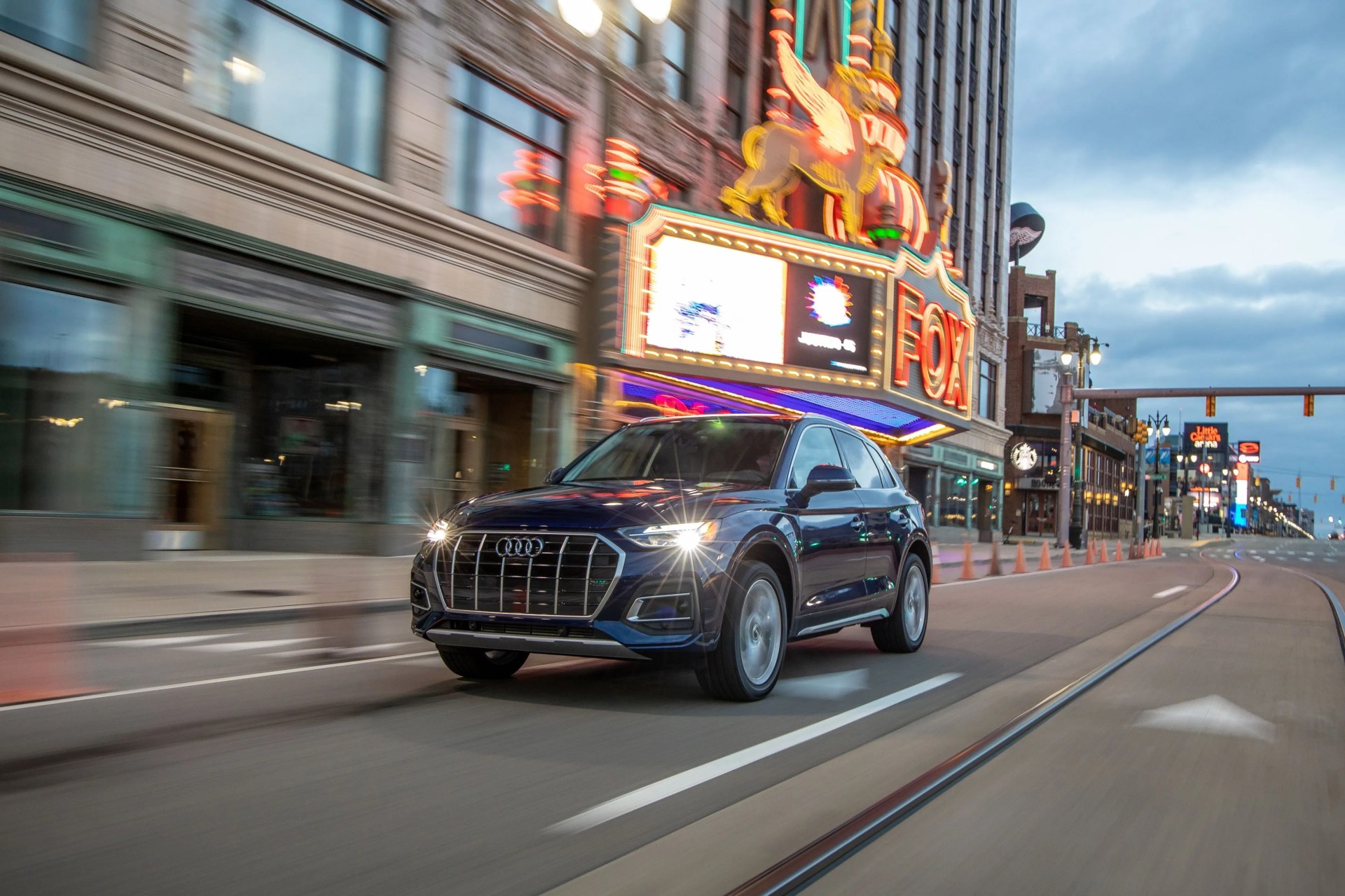 audi q5 blue 2021