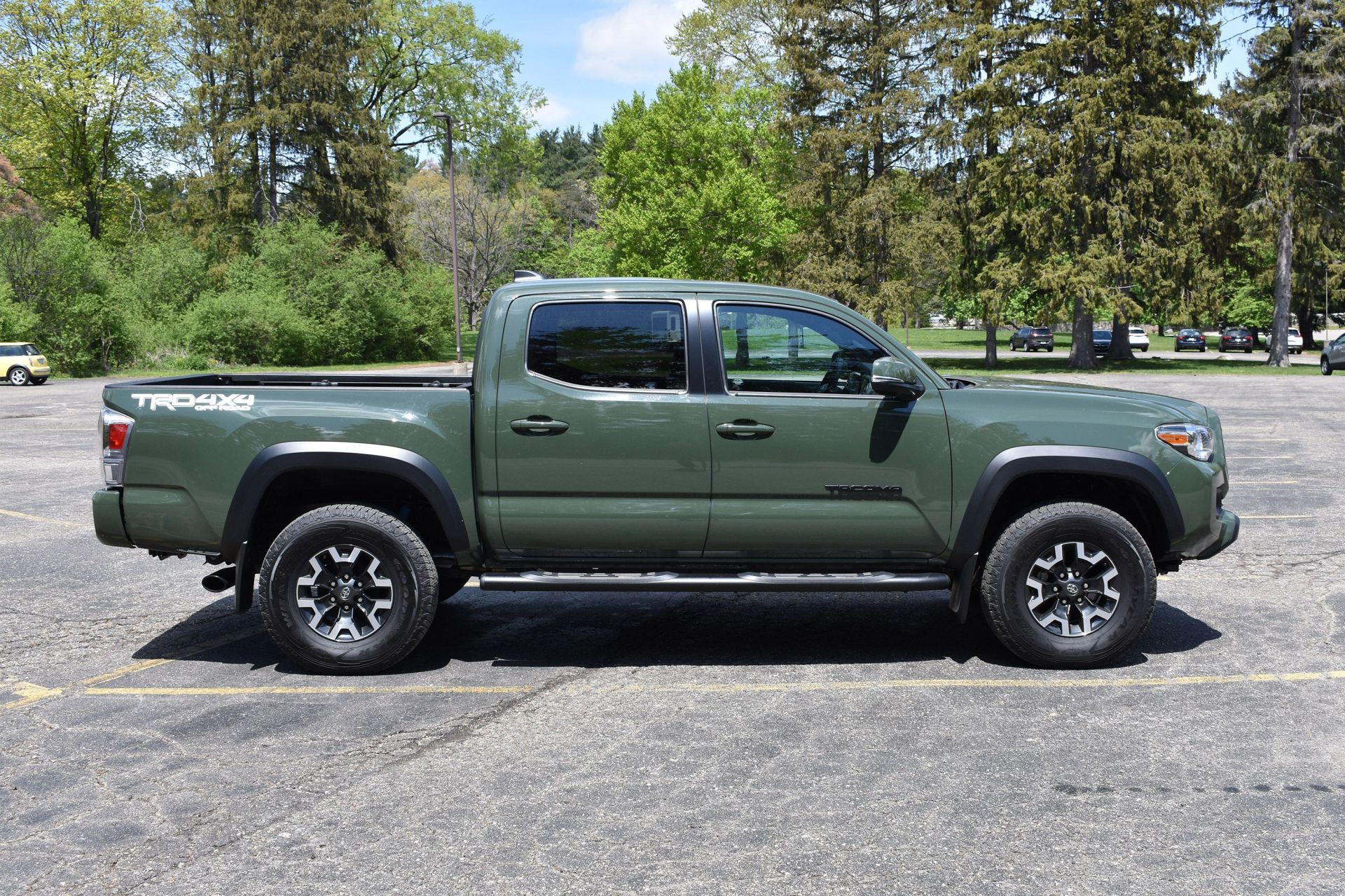 toyota tacoma side