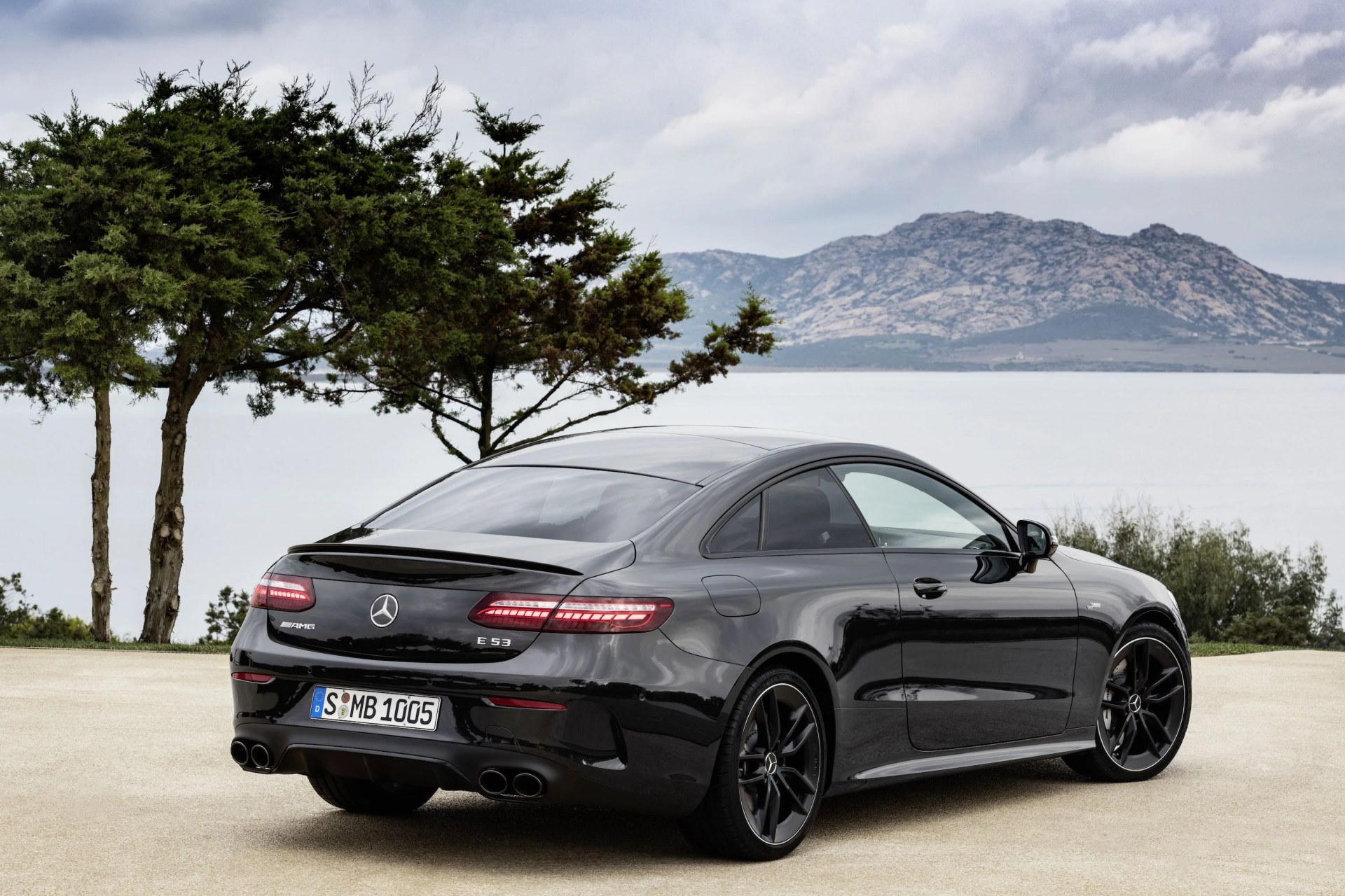 mercedes amg e 53 coupé kraftstoffverbrauch kombiniert 8,9 8,6 l100 km, co2 emissionen kombiniert 204 198 gkm, 2020, outdoor, night paket, carbon paket ii, exterieur graphitgrau metallic mercedes amg e 53 coupé combined fuel consumption 8,9 8,6 l100 km, combined co2 emissions 204 198 gkm, 2020, outdoor, night package, carbon package ii, exterior graphitgrey metallic