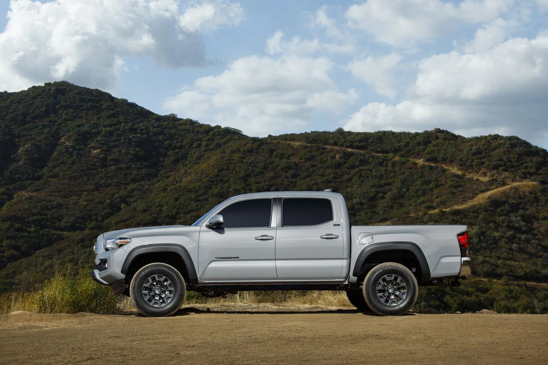 toyota tacoma 2021