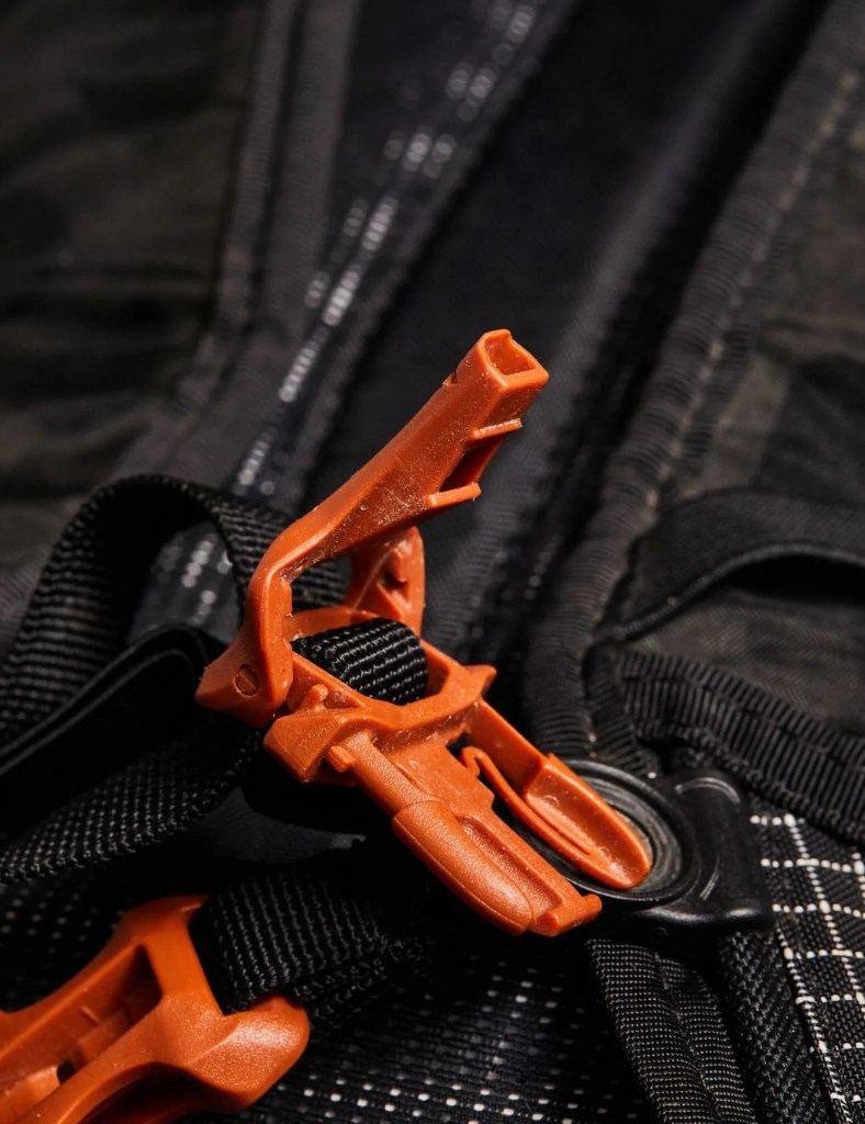 Further-Details-Backpack-Whistle-Gear-Patrol-Ambiance