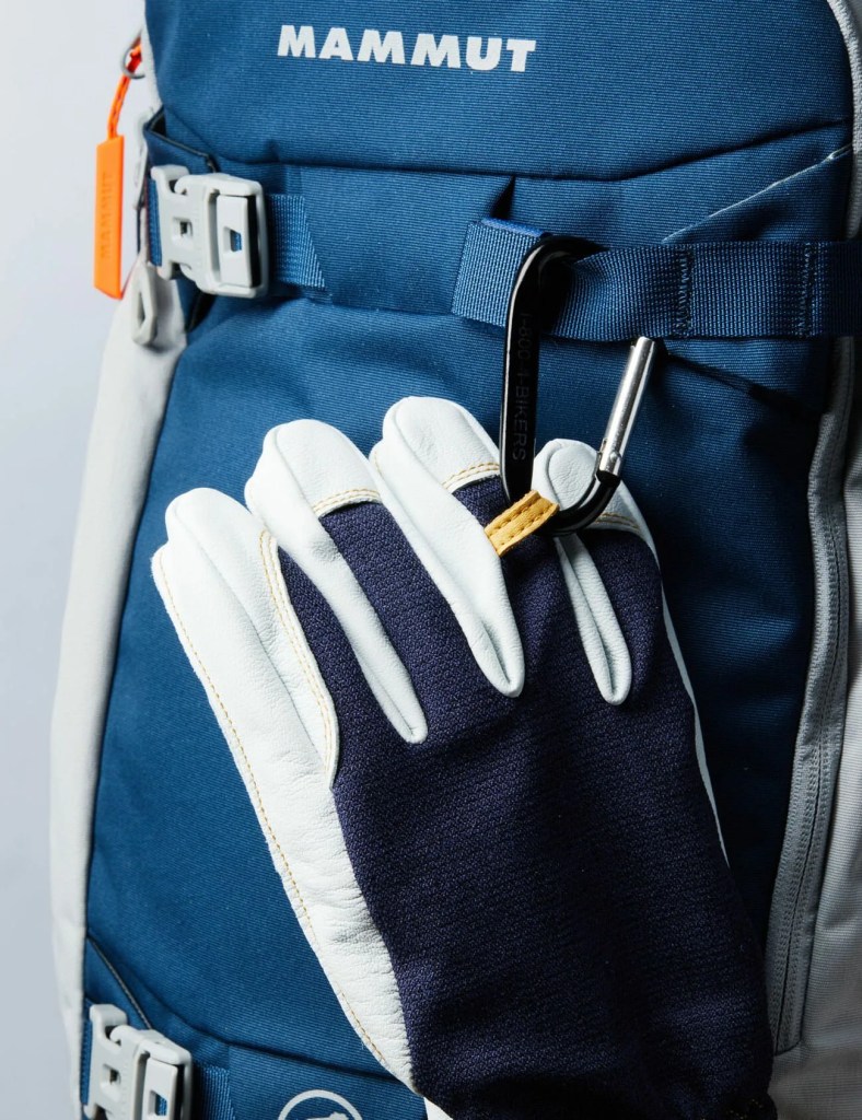 Glove-Loop-Gear-Patrol-Ambiance