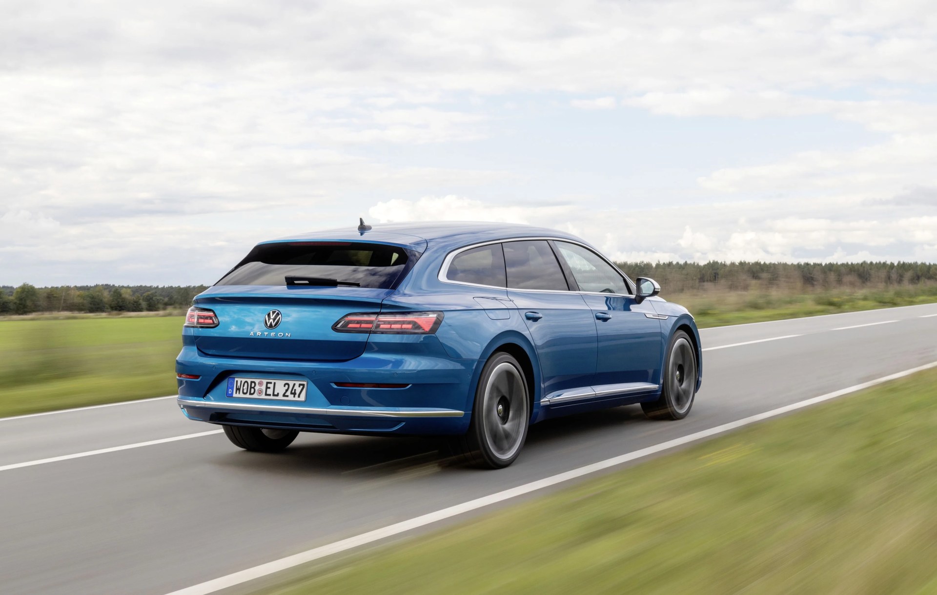 volkswagen arteon shooting brake rear