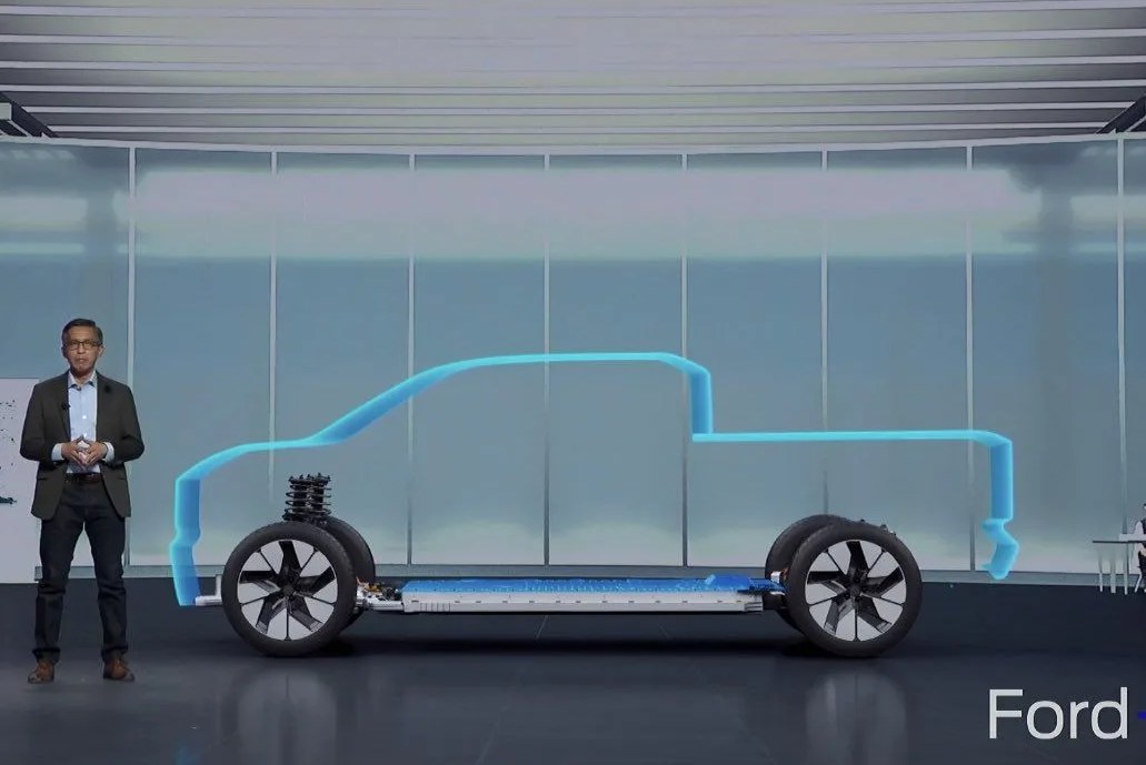 electric ford maverick silhouette