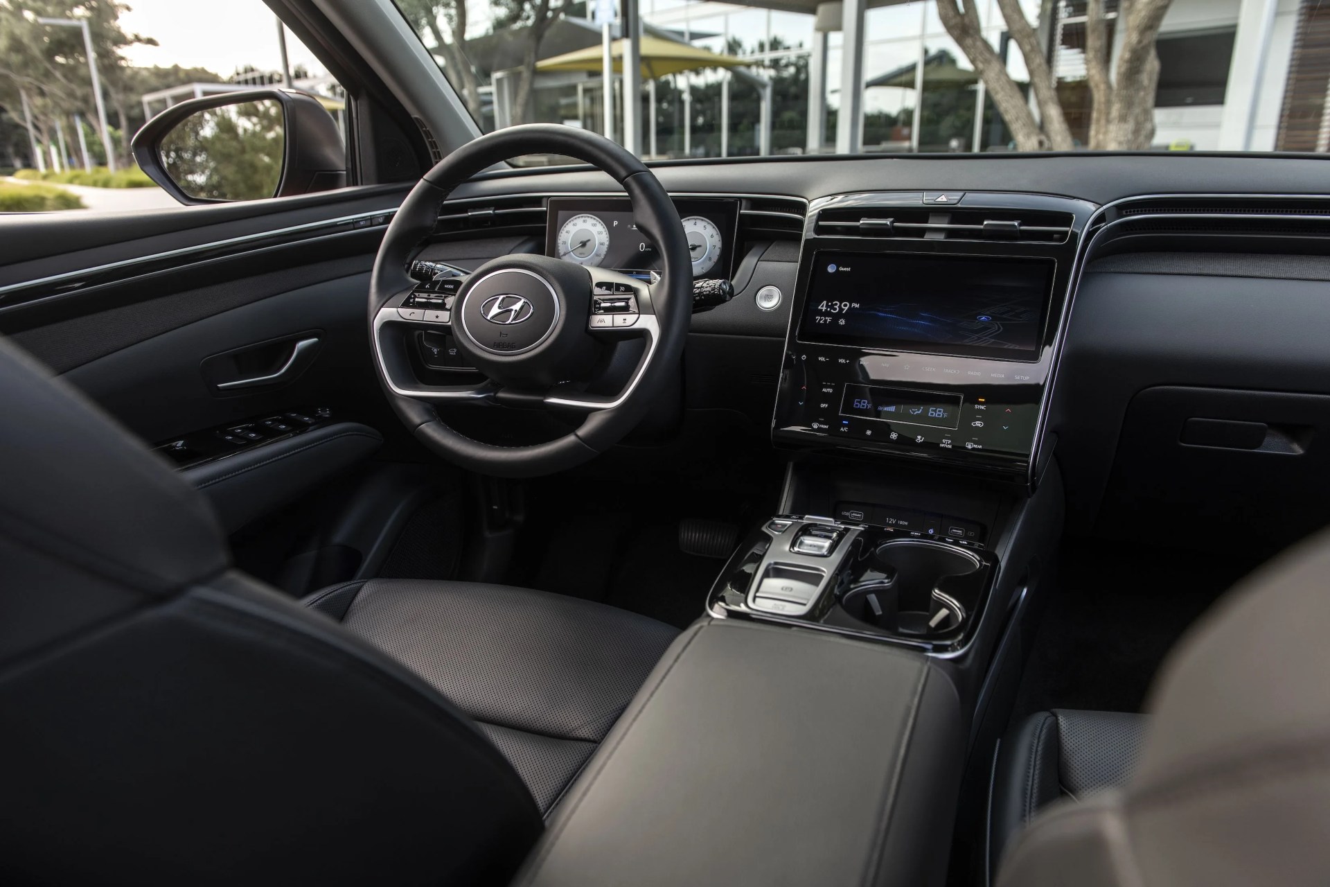 hyundai tucson interior