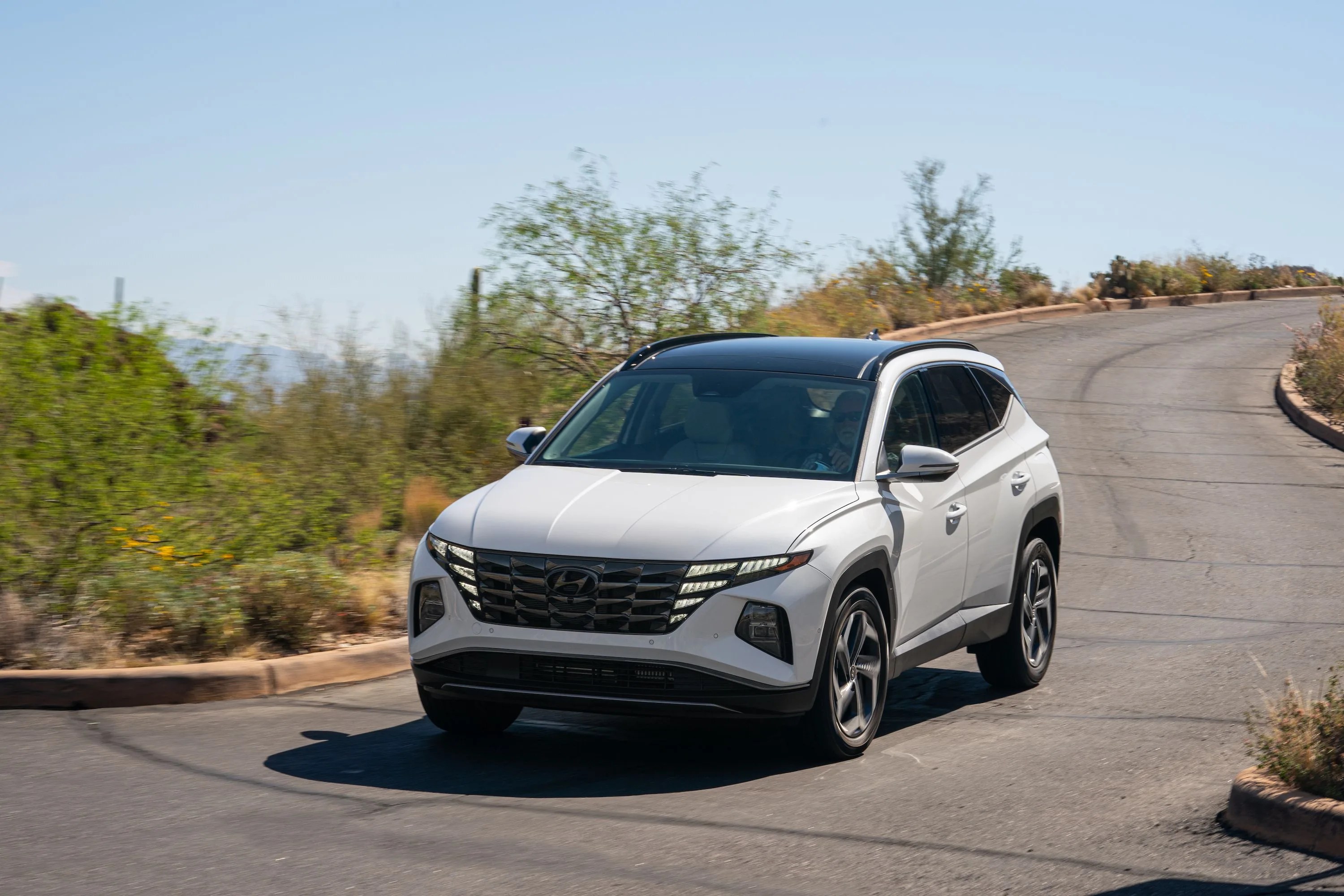 hyundai tucson hybrid