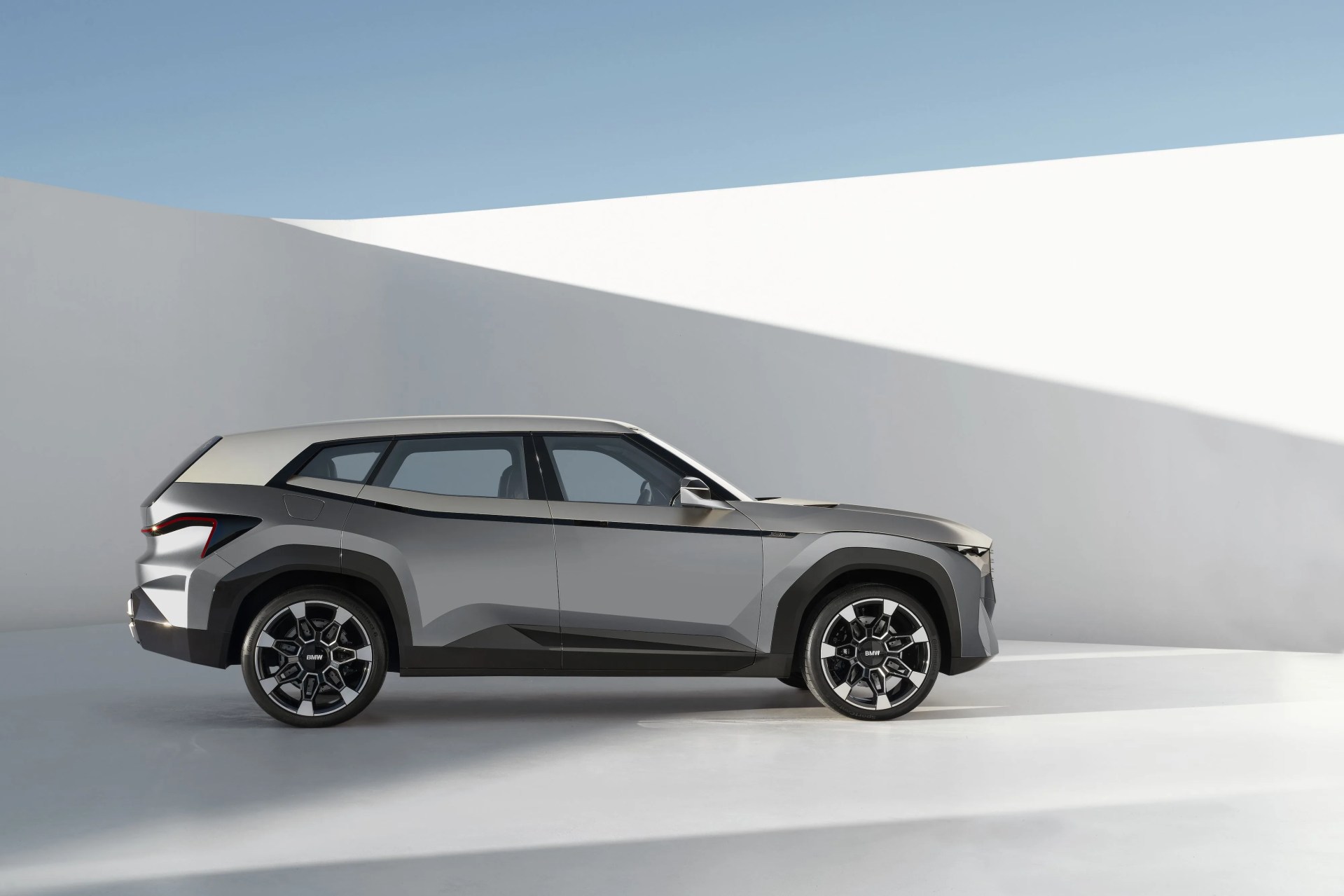 bmw xm concept side profile