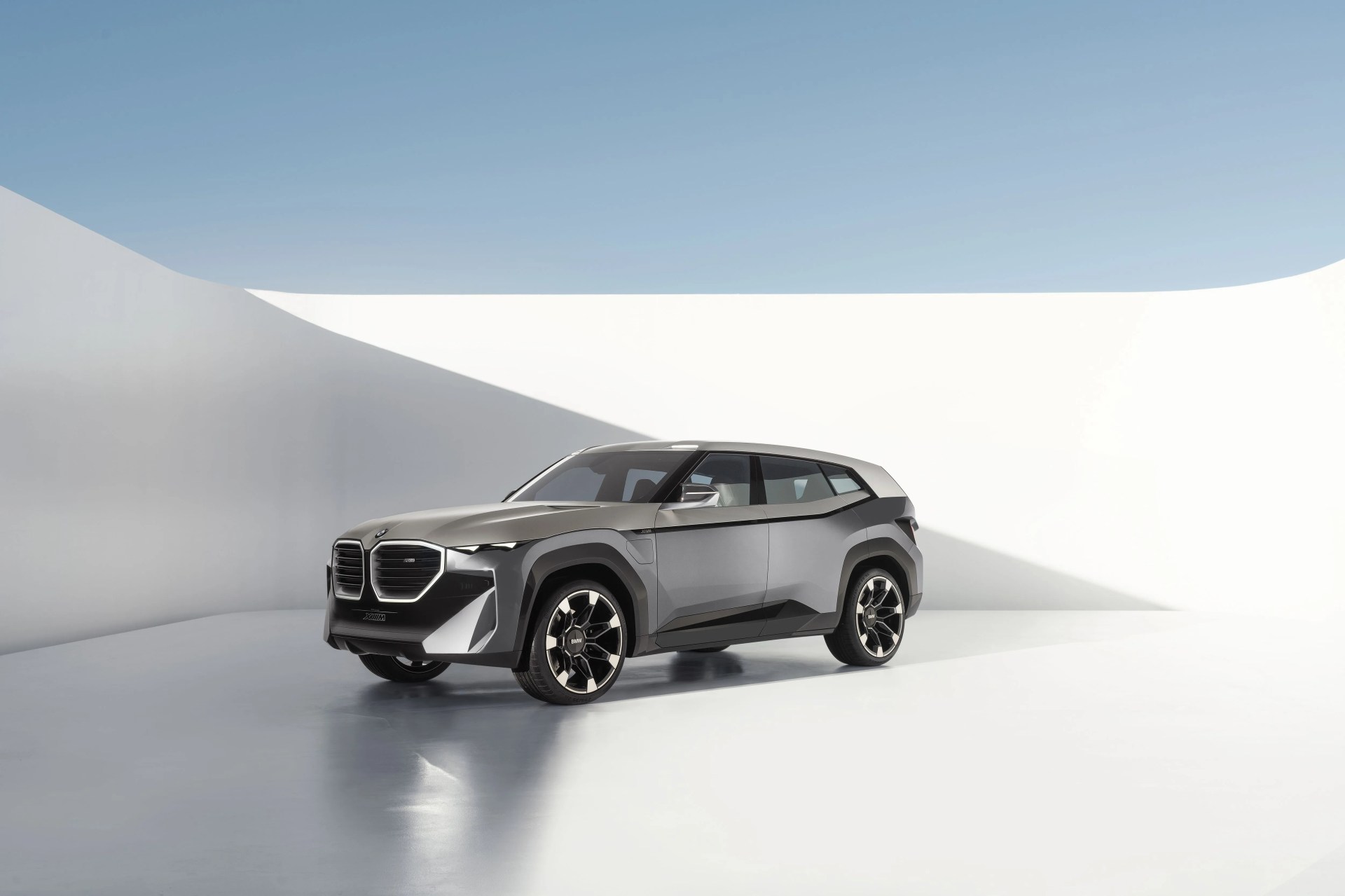 bmw xm concept side view
