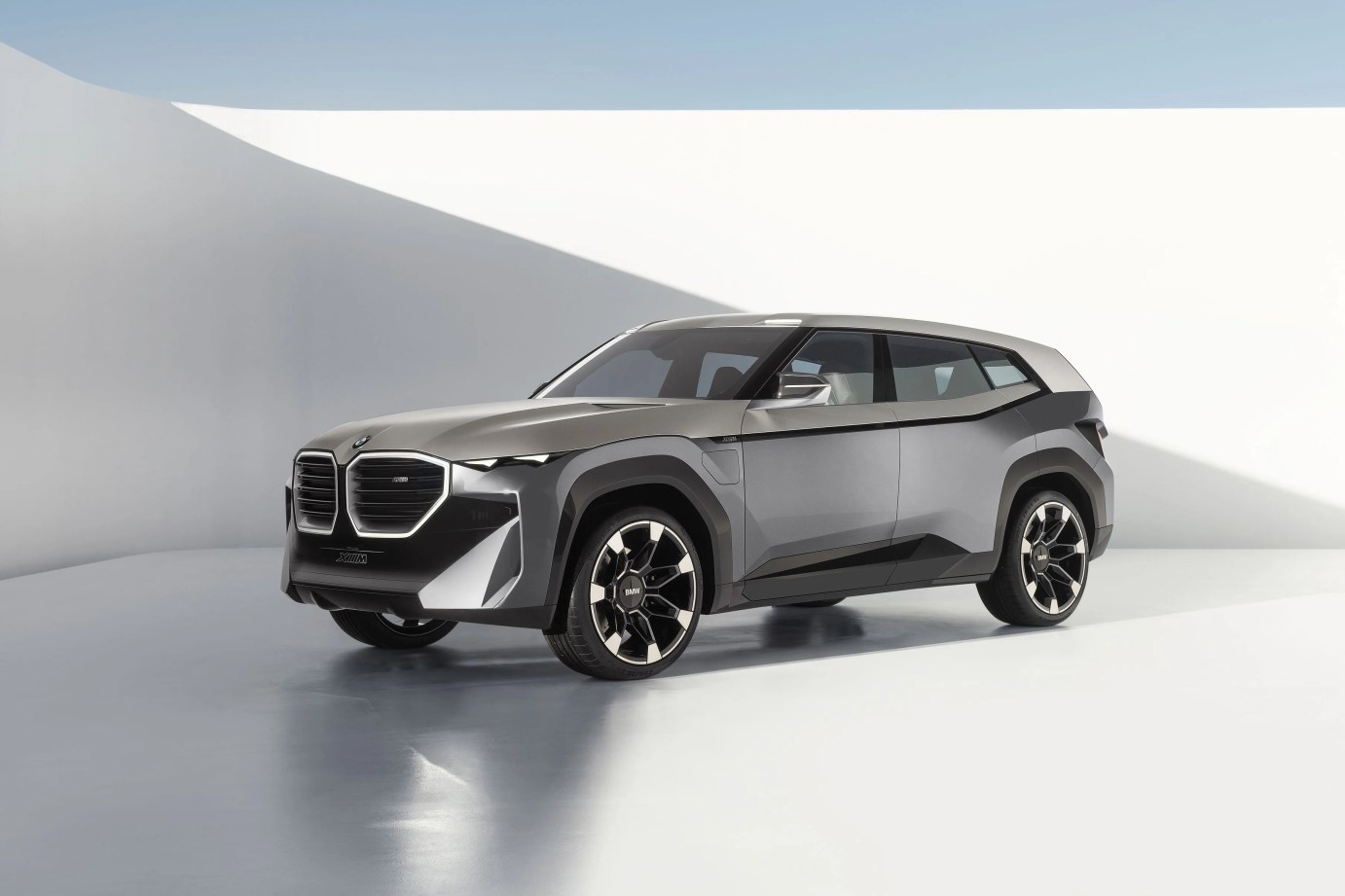 bmw xm concept side view