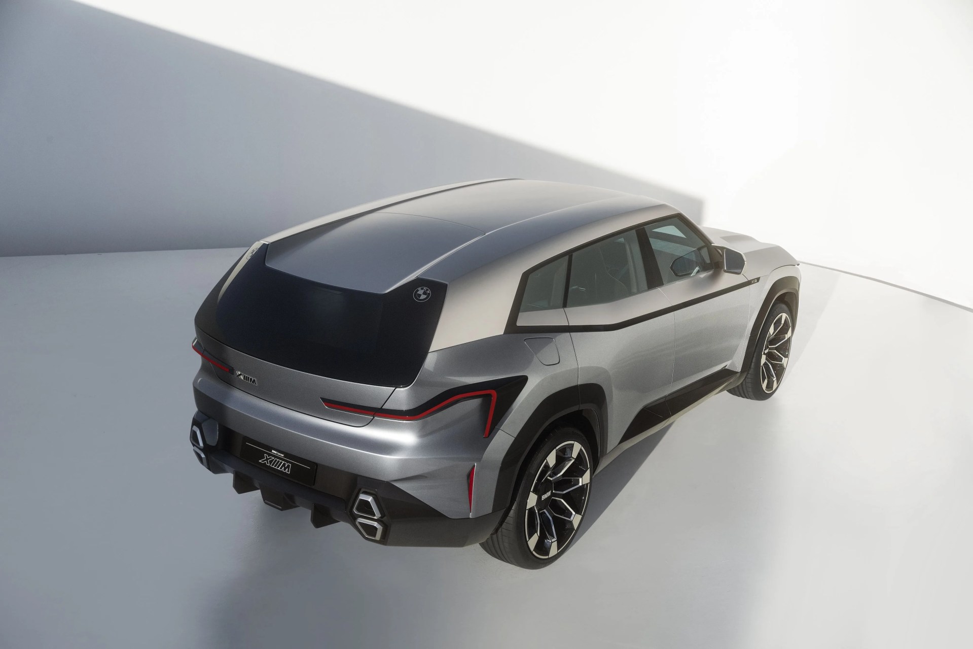 bmw xm concept rear three quarter view