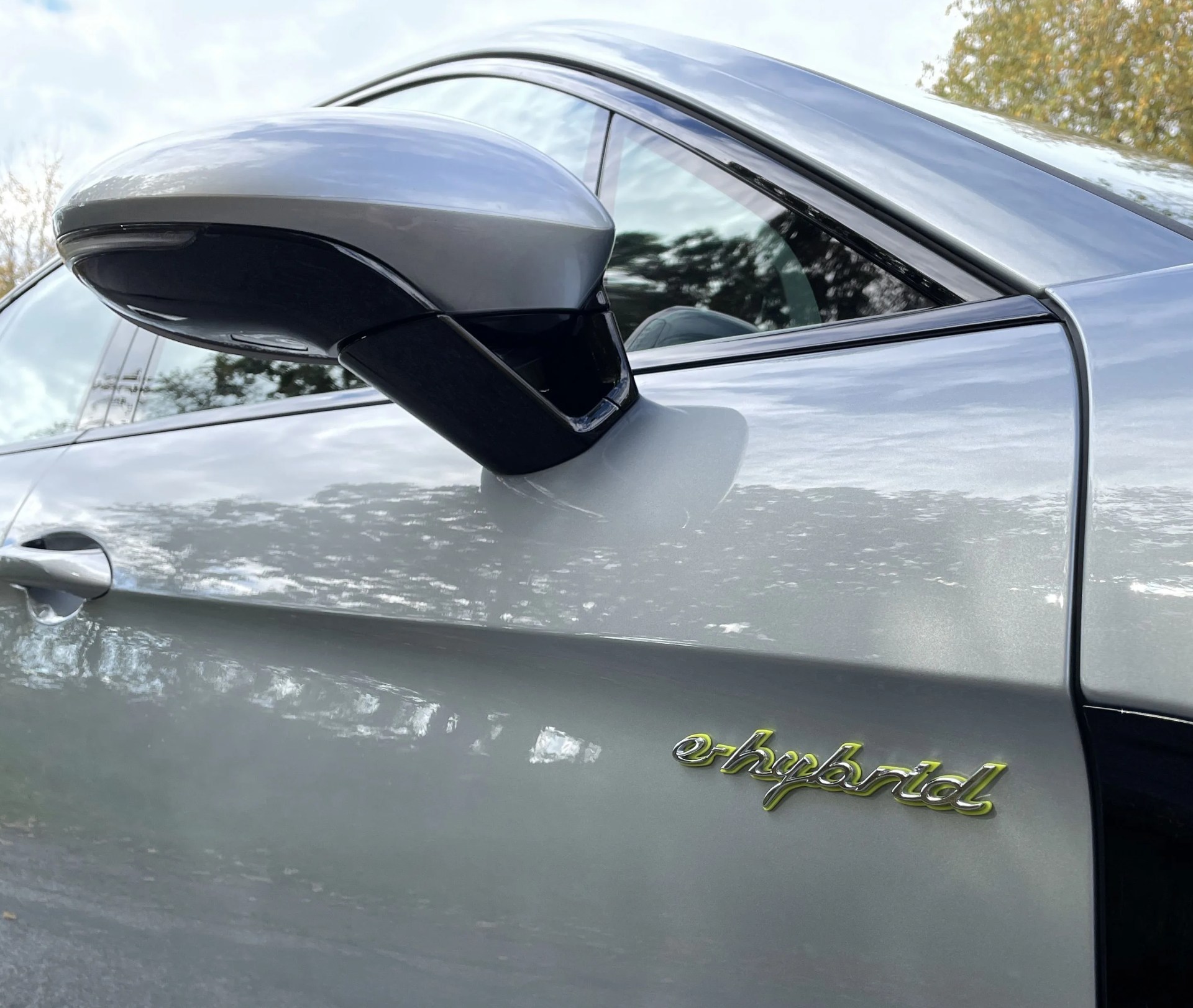 porsche panamera 4s e hybrid sport turismo in silver