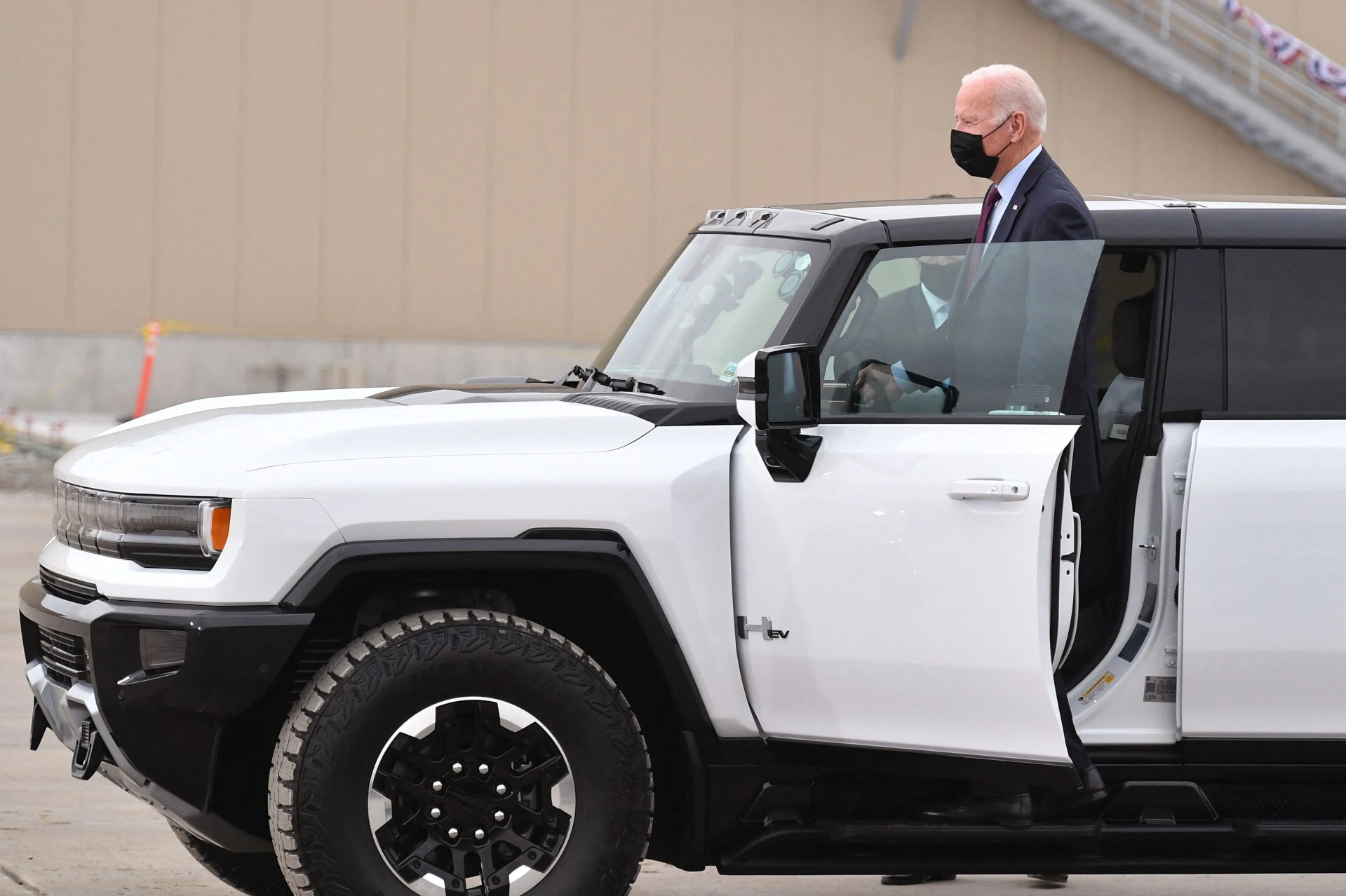 joe biden in hummer ev sut