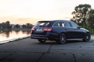 mercedes amg e63s 4matic t modell designo magno brillantblau leder exklusiv nappa amg   nussbraun  schwarz  mercedes amg e63s 4matic estate designo brilliant blue magno amg exclusive nappa leather   nut brown  blackkraftstoffverbrauch kombiniert 11,9 11,6 l100 km, co2 emissionen kombiniert 273 267 gkm combined fuel consumption 11,9 11,6 l100 km, combined co2 emissions 273 267 gkm