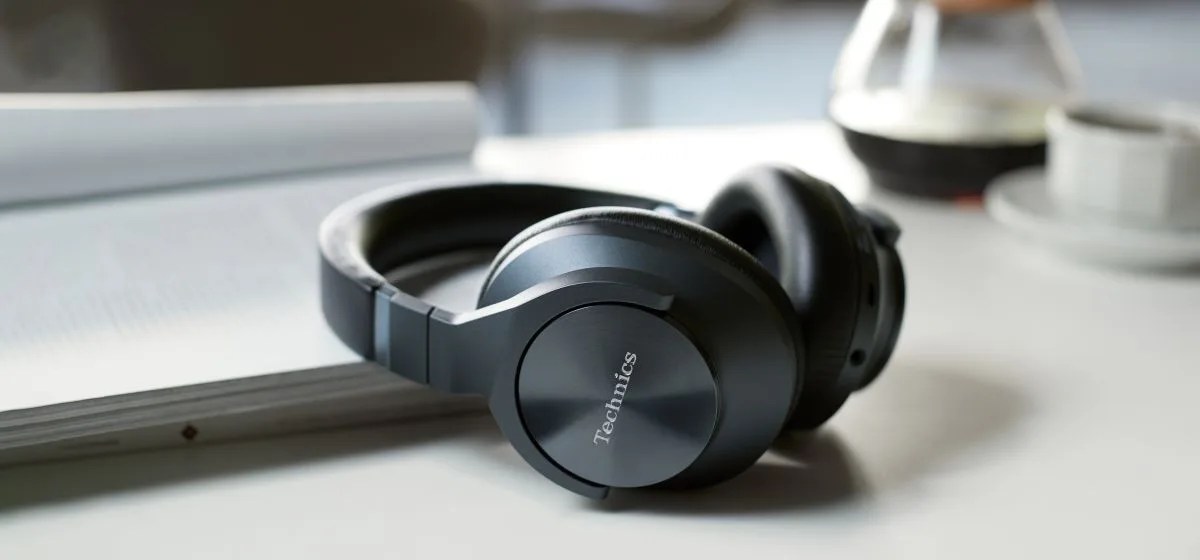 technics black headphones