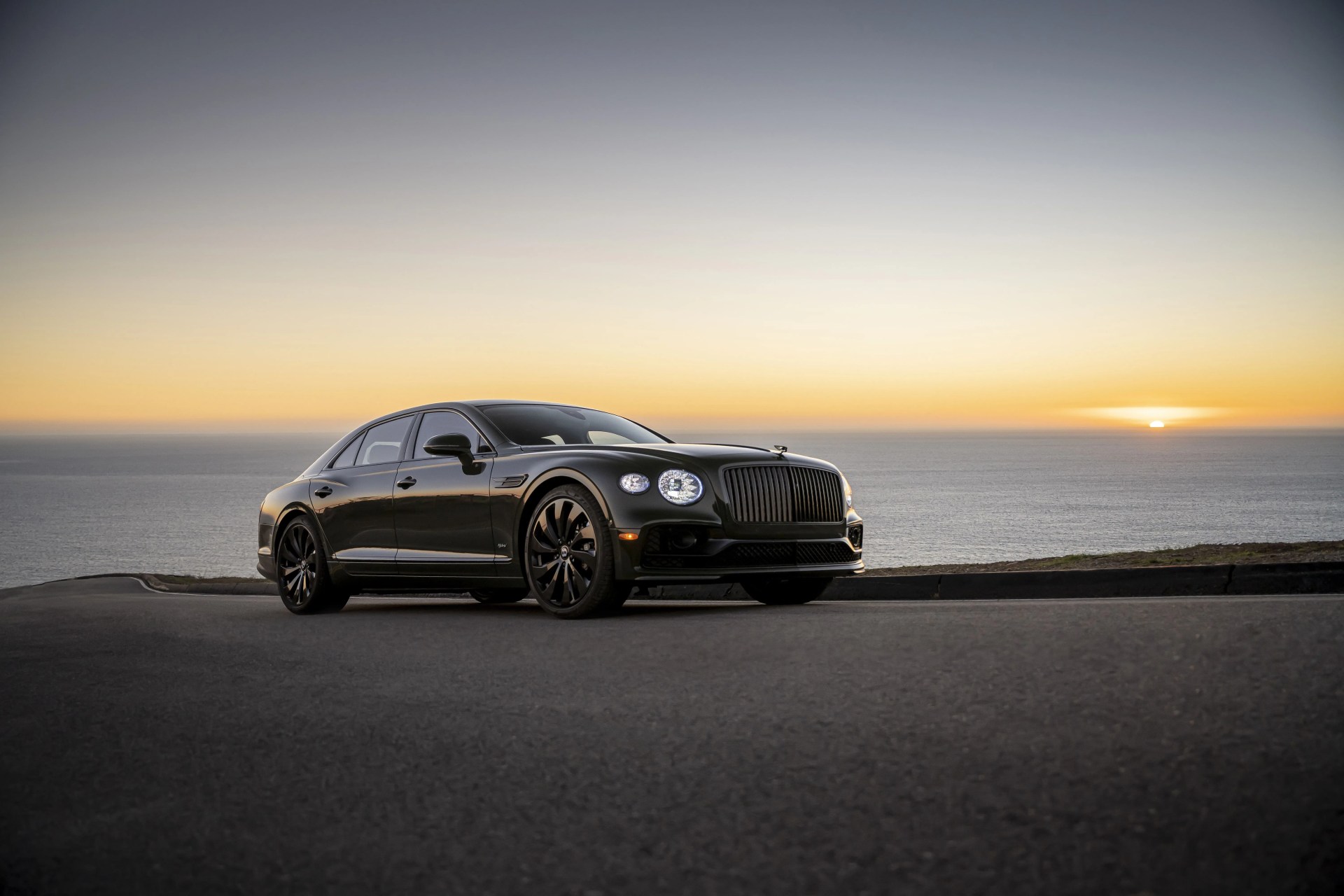 bentley flying spur hybrid 2022 british racing green