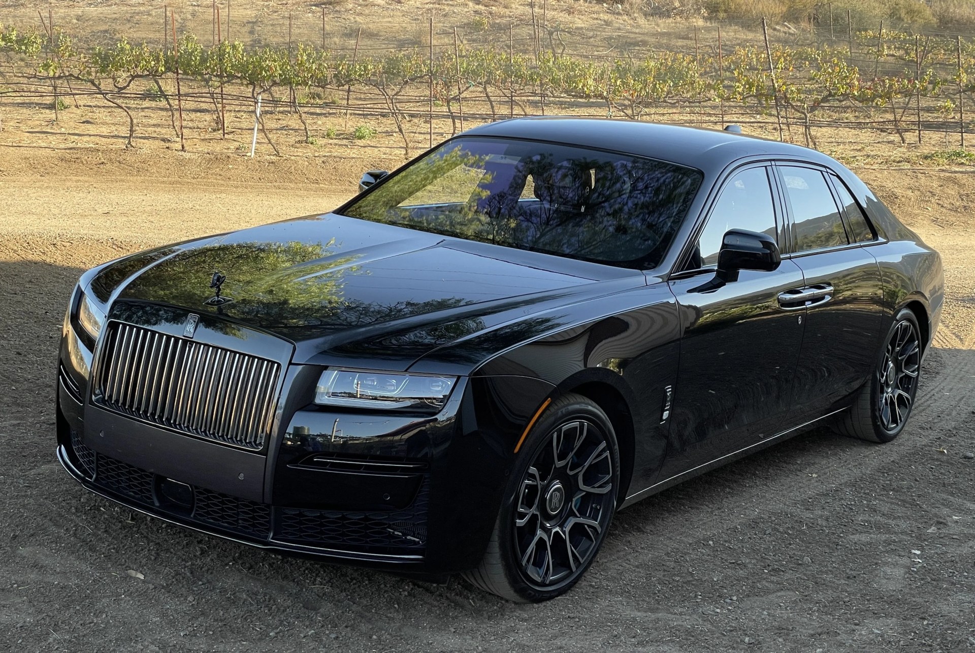 rolls royce ghost 2022 black badge