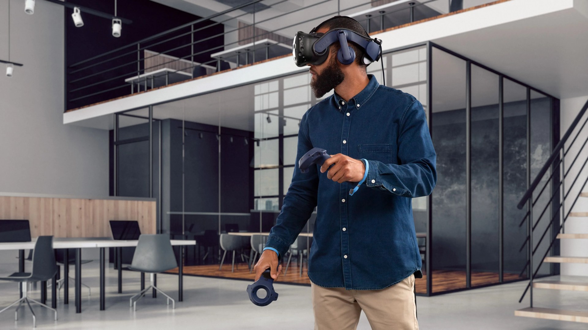 htc vive on man