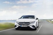 mercedes amg eqe 53 4matic stromverbrauch kombiniert vorläufig, wltp 23,2–20,3 kwh100 km co2 emissionen kombiniert wltp 0 gkm elektrische reichweite vorläufig, wltp 444–518 km exterieur  opalithweiß bright interieur amg leder nappa schwarz  mercedes amg eqe 53 4matic combined electrical consumption provisional, wltp 232–203 kwh100 km combined co2 emissions wltp 0 gkm electrical range provisional, wltp 444–518 km exterior opalite white bright interior amg nappa leather black
