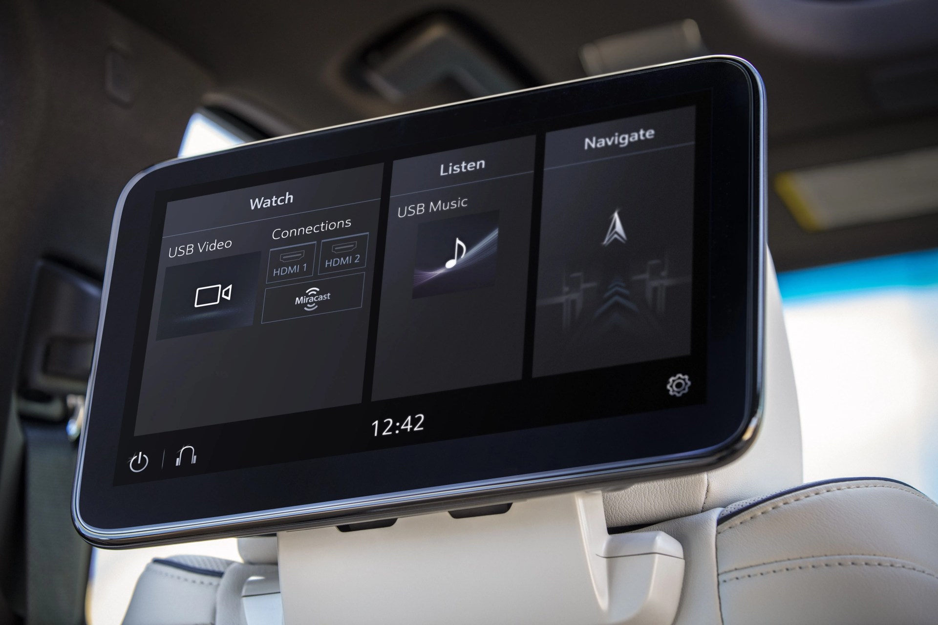 the 2021 escalade showcases the first curved oled in the industry with over 38 inches diagonal of total display featuring twice the pixel density of a 4k television, this technology enables bold imagery, perfect blacks and the largest color range available in the automotive industry