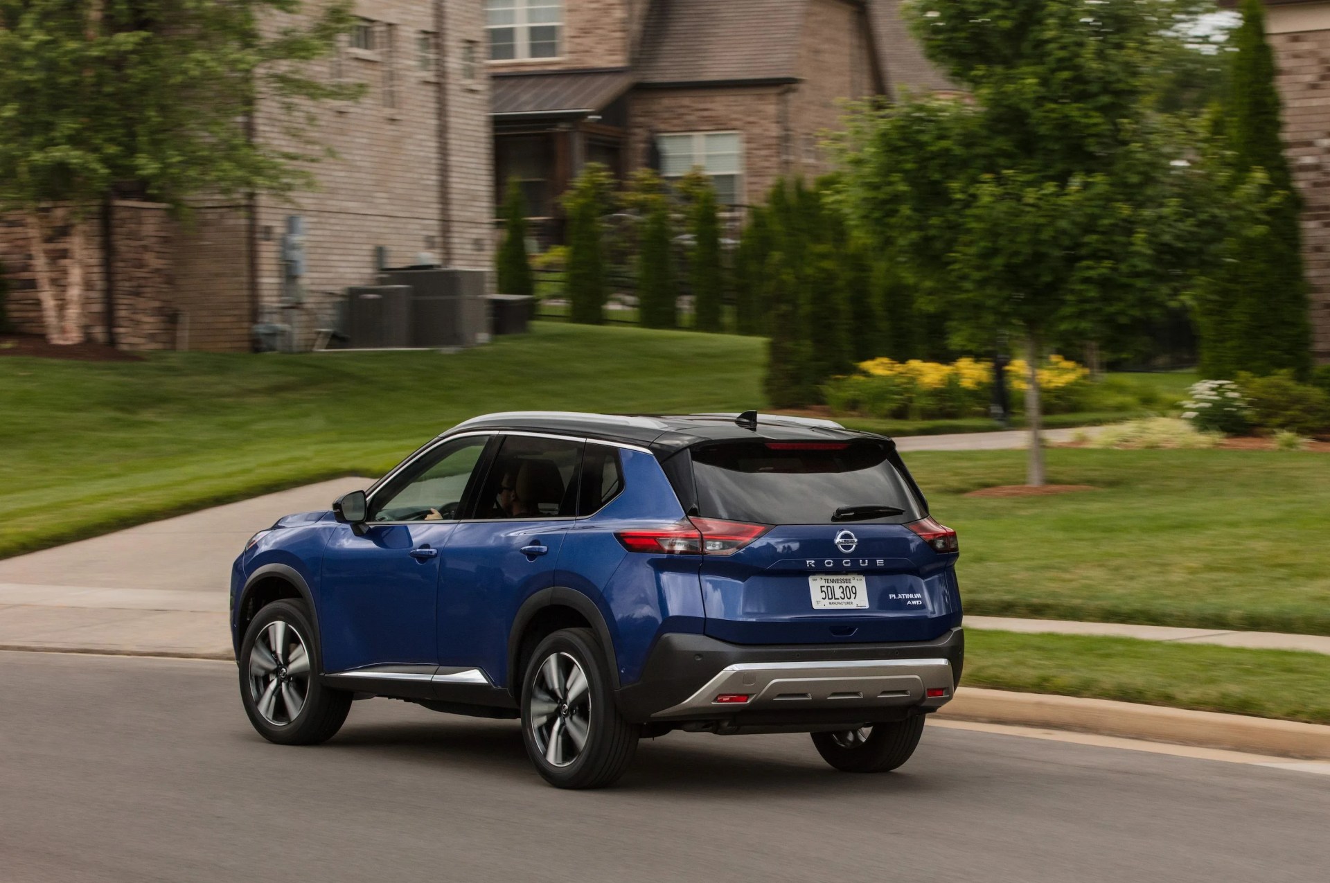 nissan rogue 2021