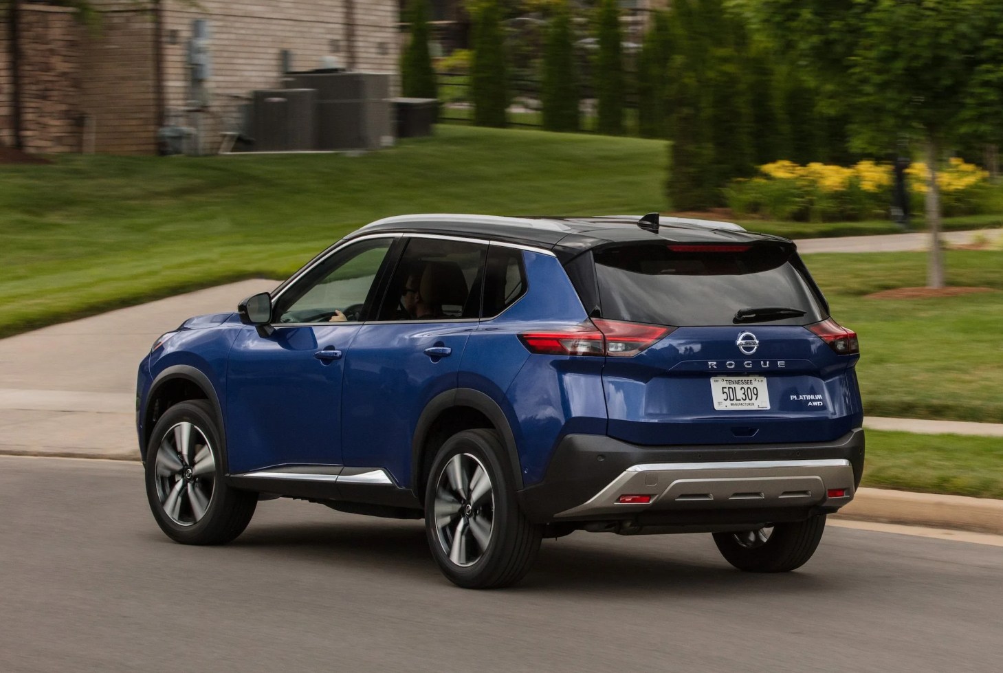 nissan rogue 2021