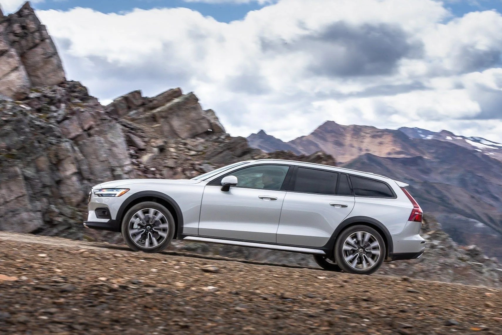 volvo v60 cross country