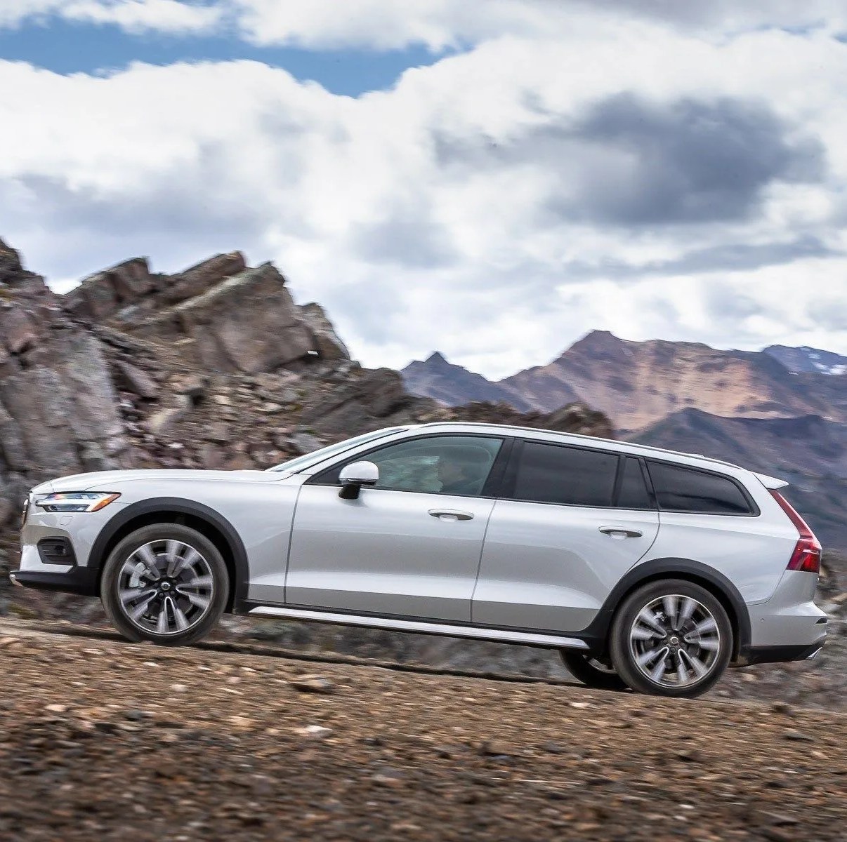 volvo v60 cross country