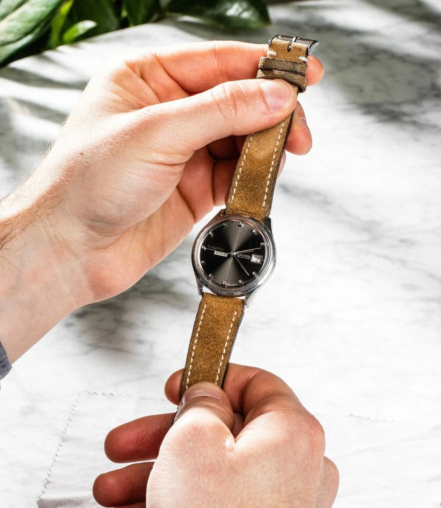 How-to-Change-a-Watch-Strap-gear-patrol-Leather-1