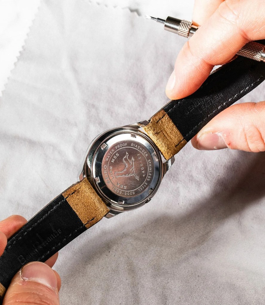 How-to-Change-a-Watch-Strap-gear-patrol-Leather-10